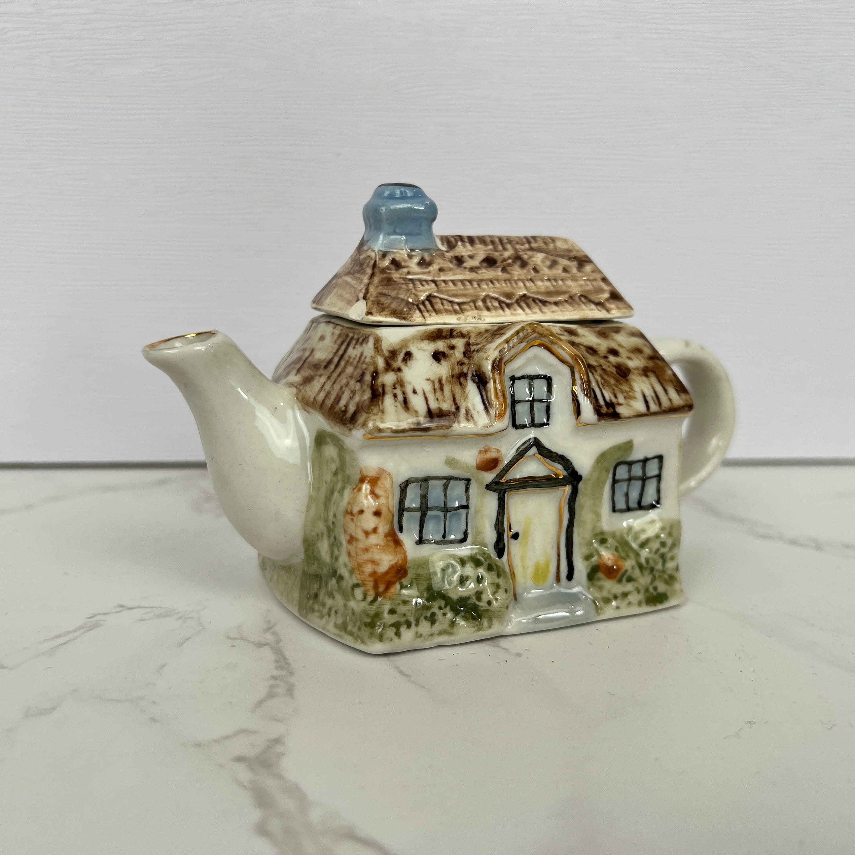 Small Porcelain Teapots, Miniature House Teapot, Sewing Machine Teapot, Vintage Kitchen Decor Collection