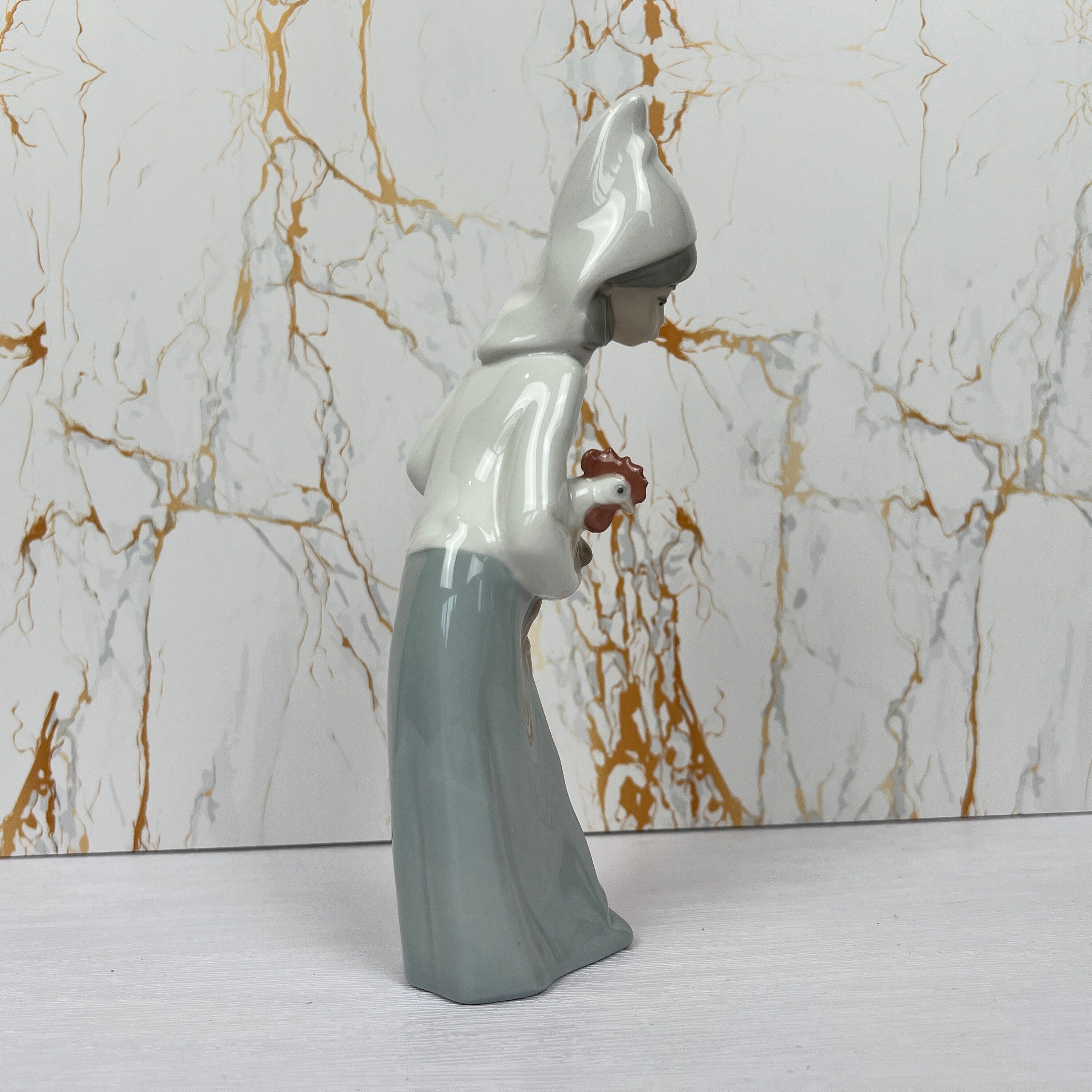 Lladro Porcelain Figurine Farm Girl with Rooster 4677