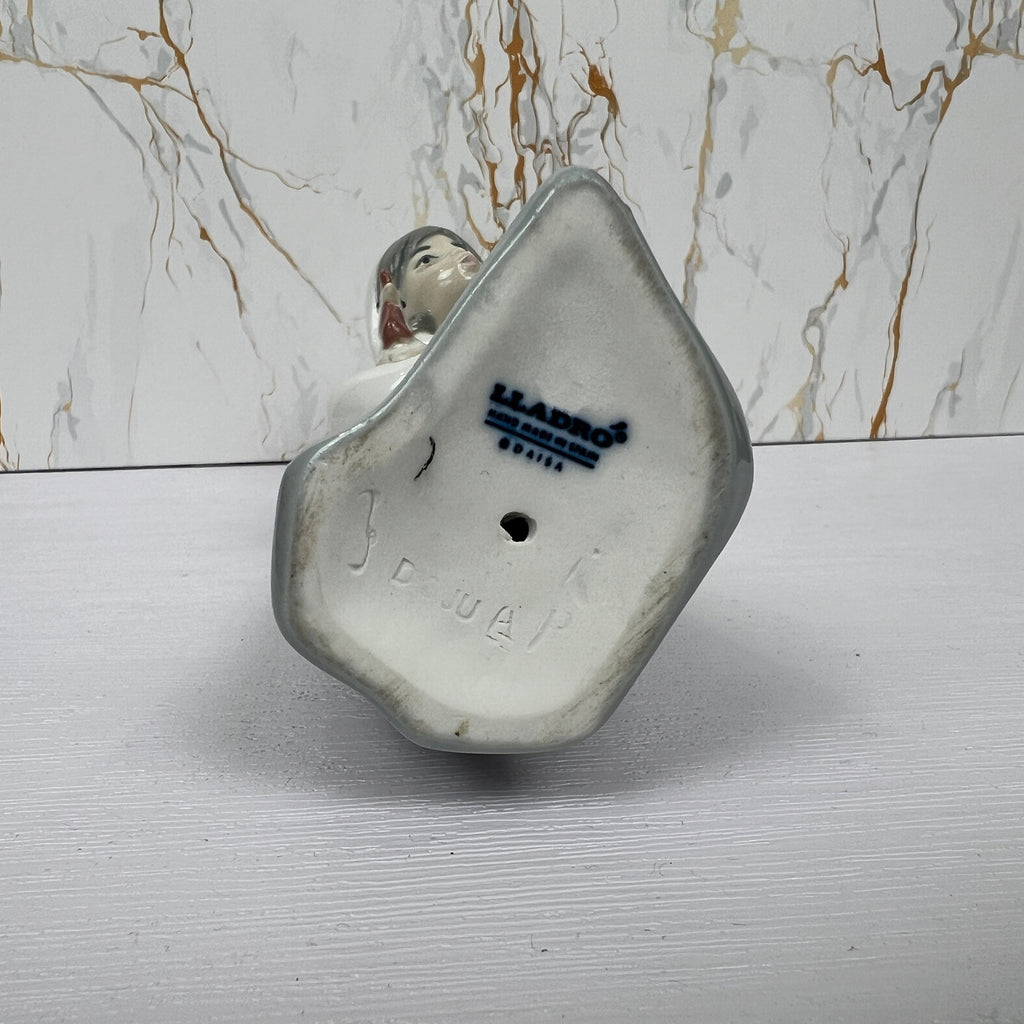 Lladro Porcelain Figurine Farm Girl with Rooster 4677