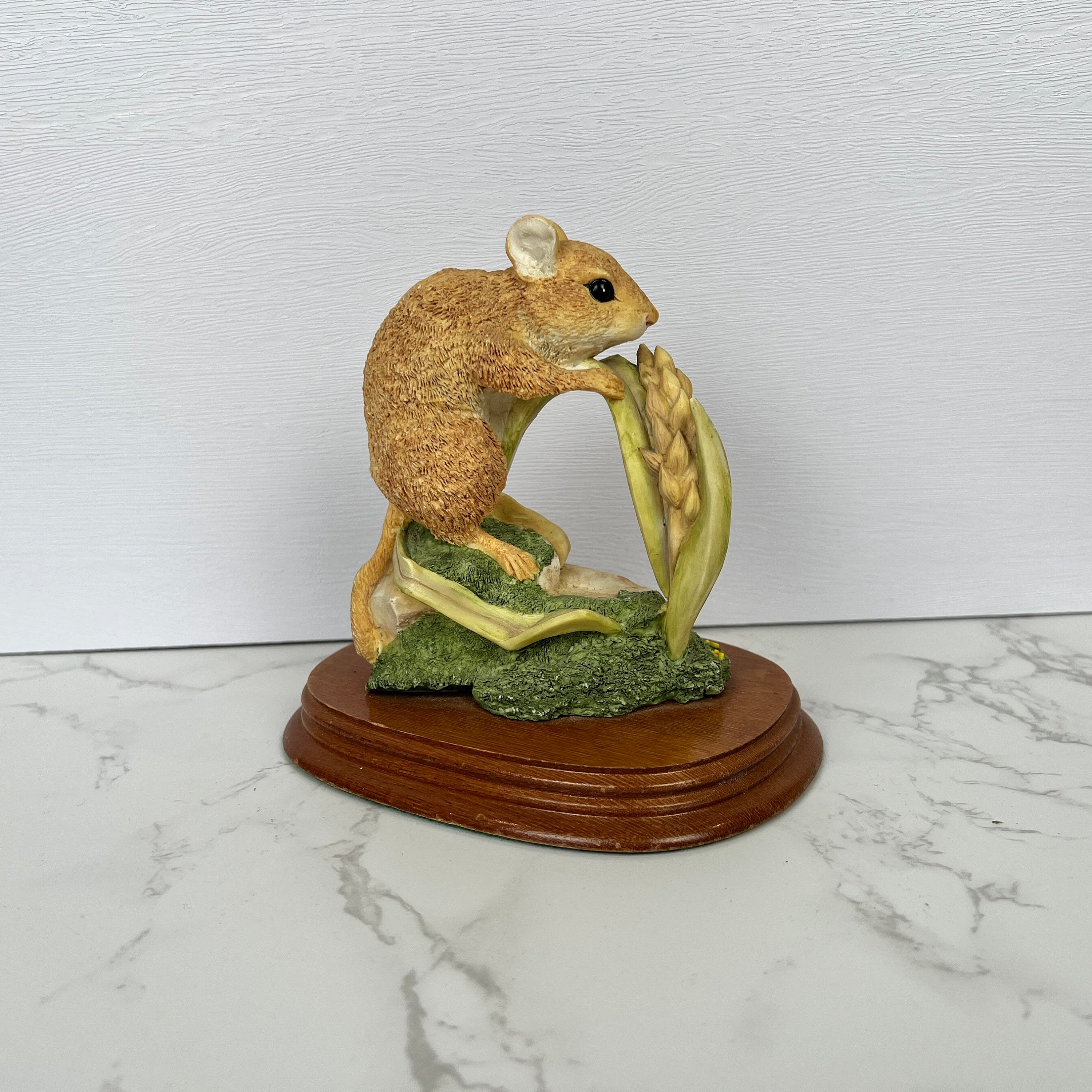 Leonardo Collection Field Mouse Resin Figurine, Vintage Farm Life
