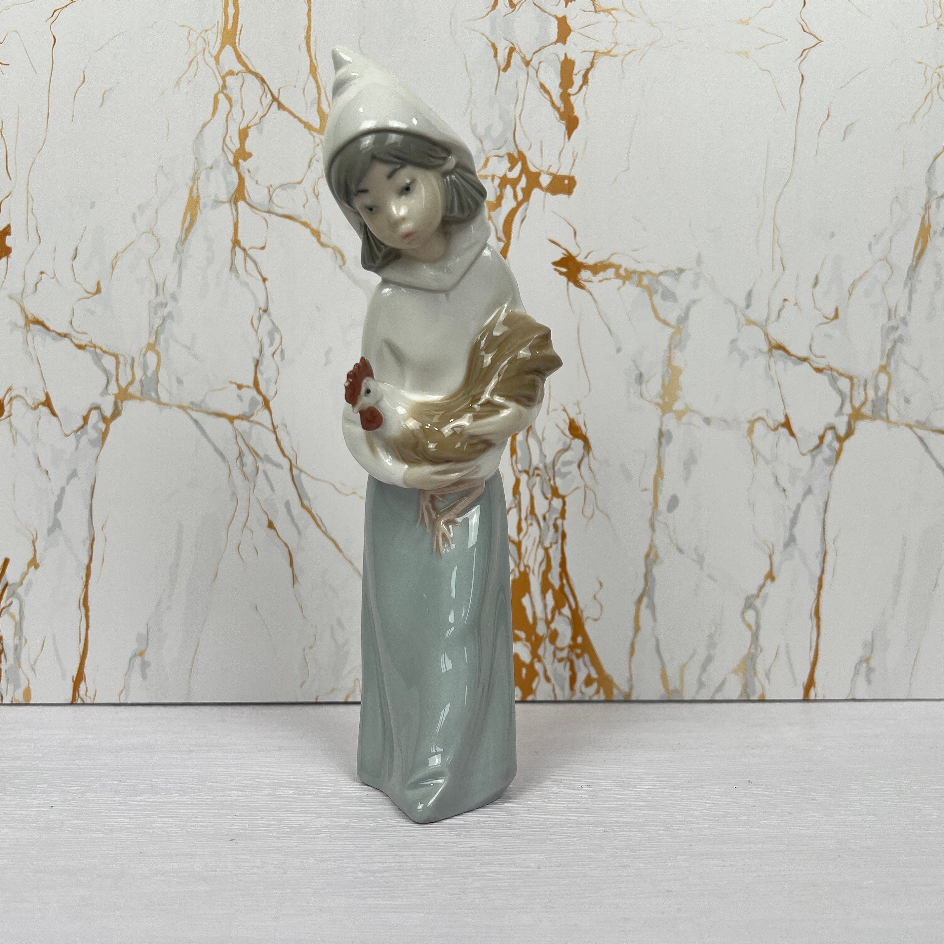 Lladro Porcelain Figurine Farm Girl with Rooster 4677