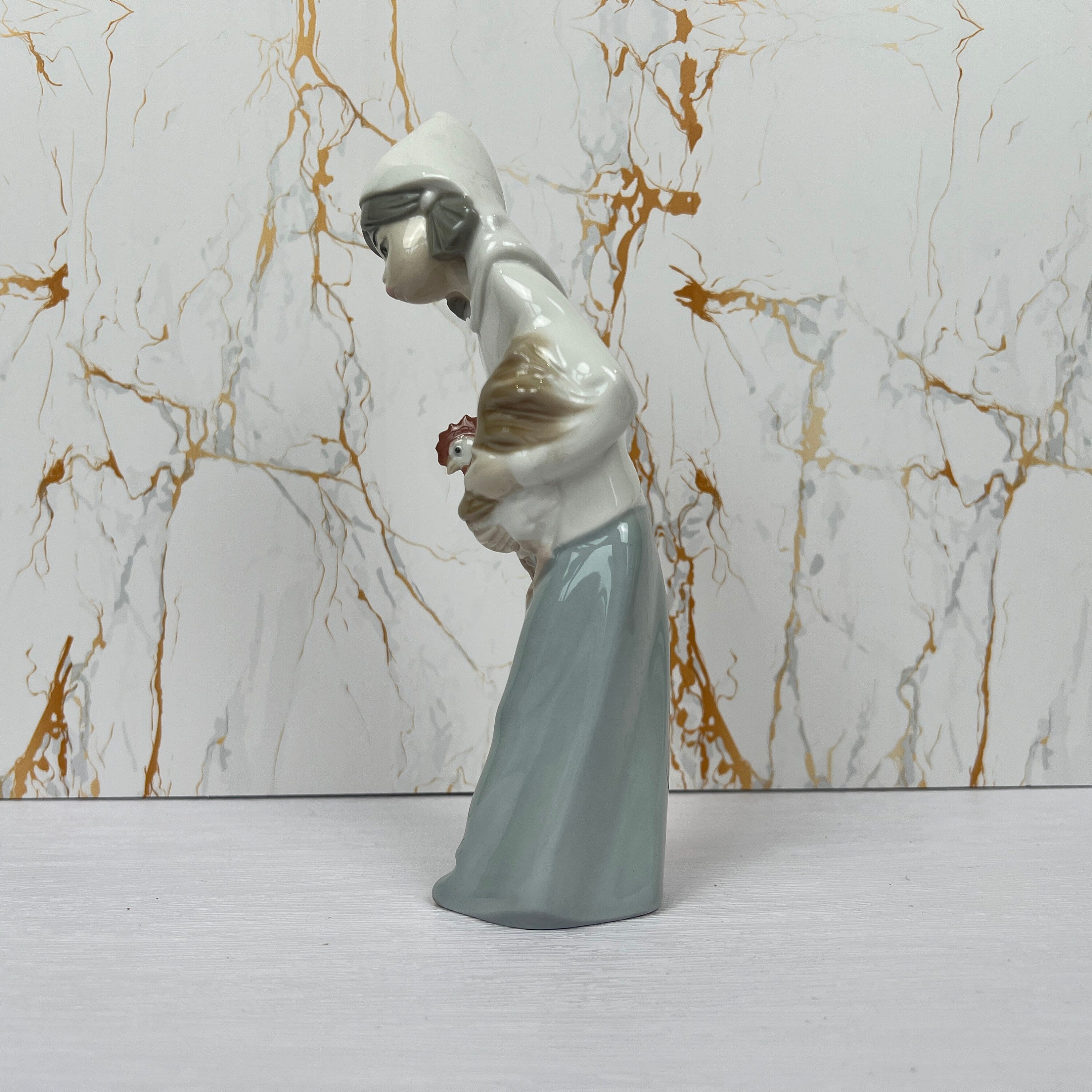 Lladro Porcelain Figurine Farm Girl with Rooster 4677