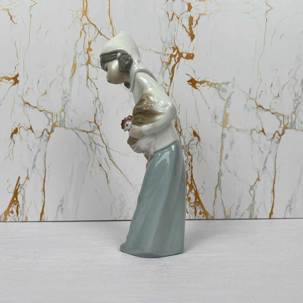 Lladro Porcelain Figurine Farm Girl with Rooster 4677