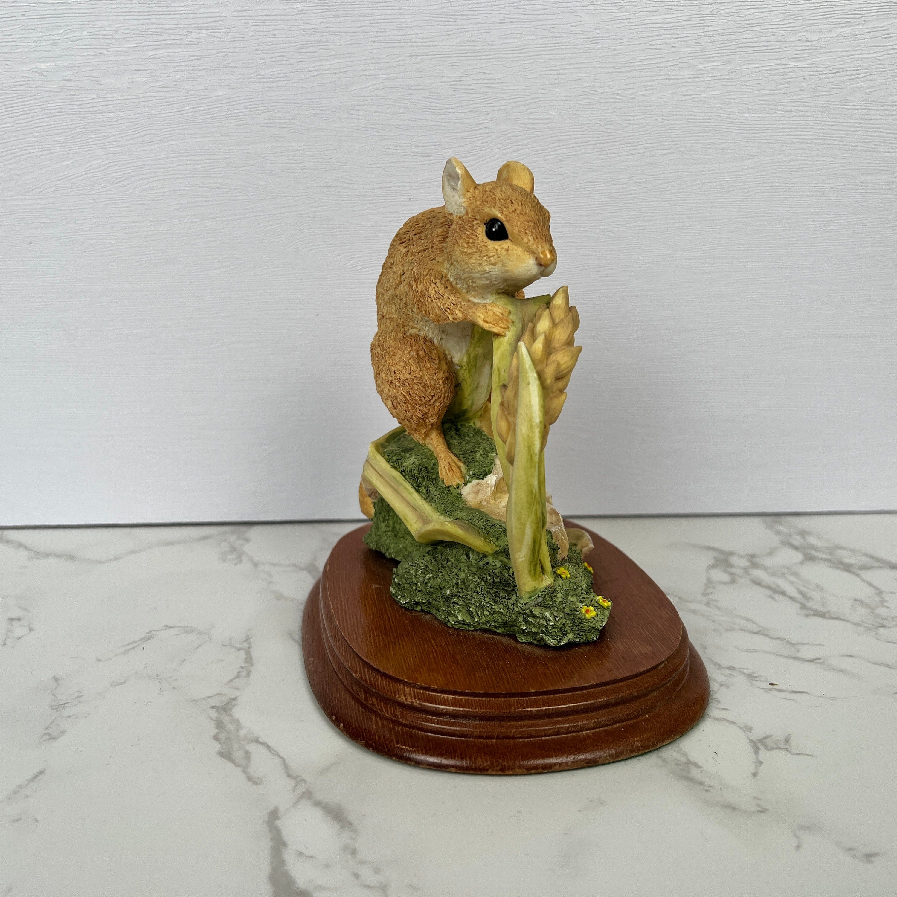 Leonardo Collection Field Mouse Resin Figurine, Vintage Farm Life