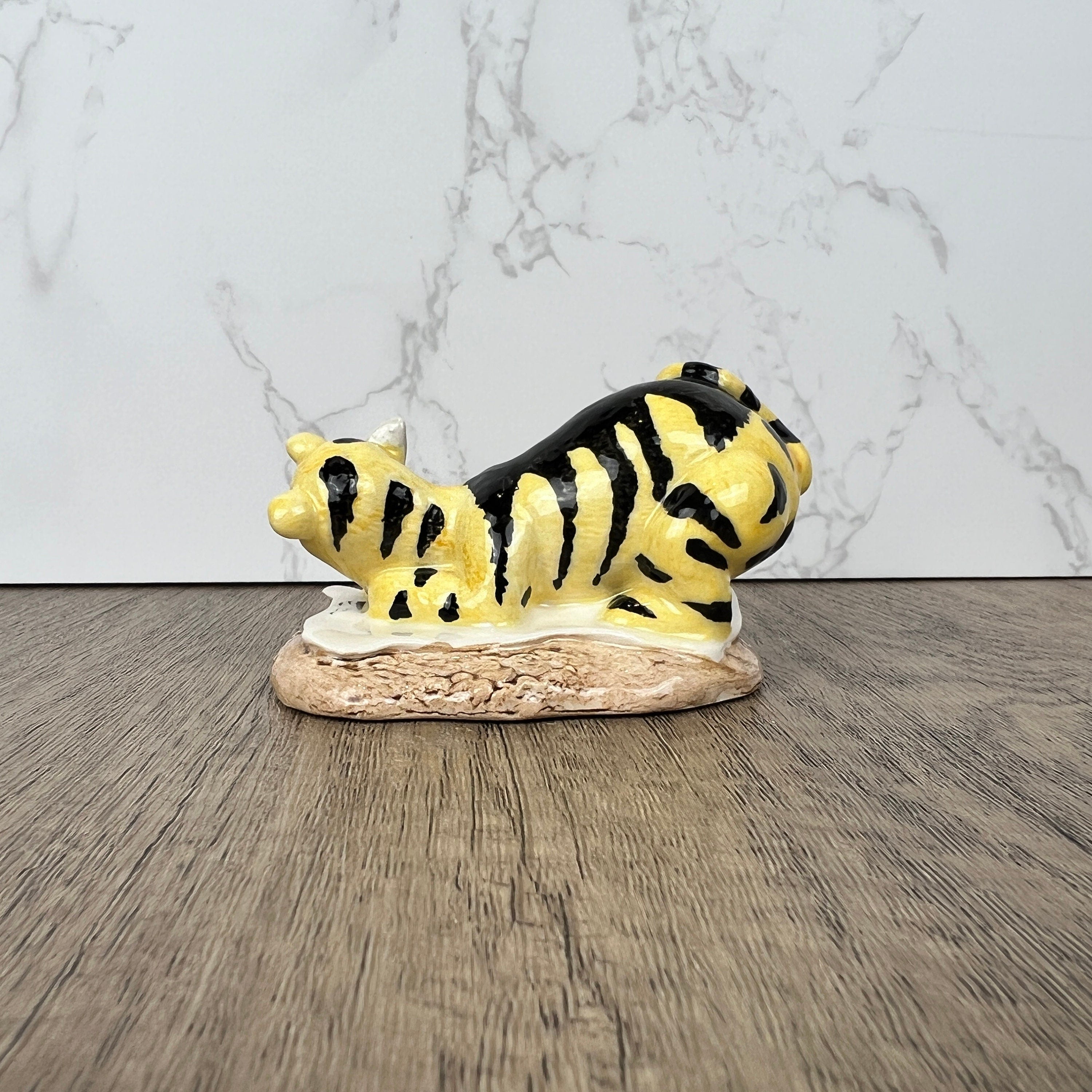 Vintage Royal Doulton Tigger Figurine: "Signs The Rissolution" Disney Collectible
