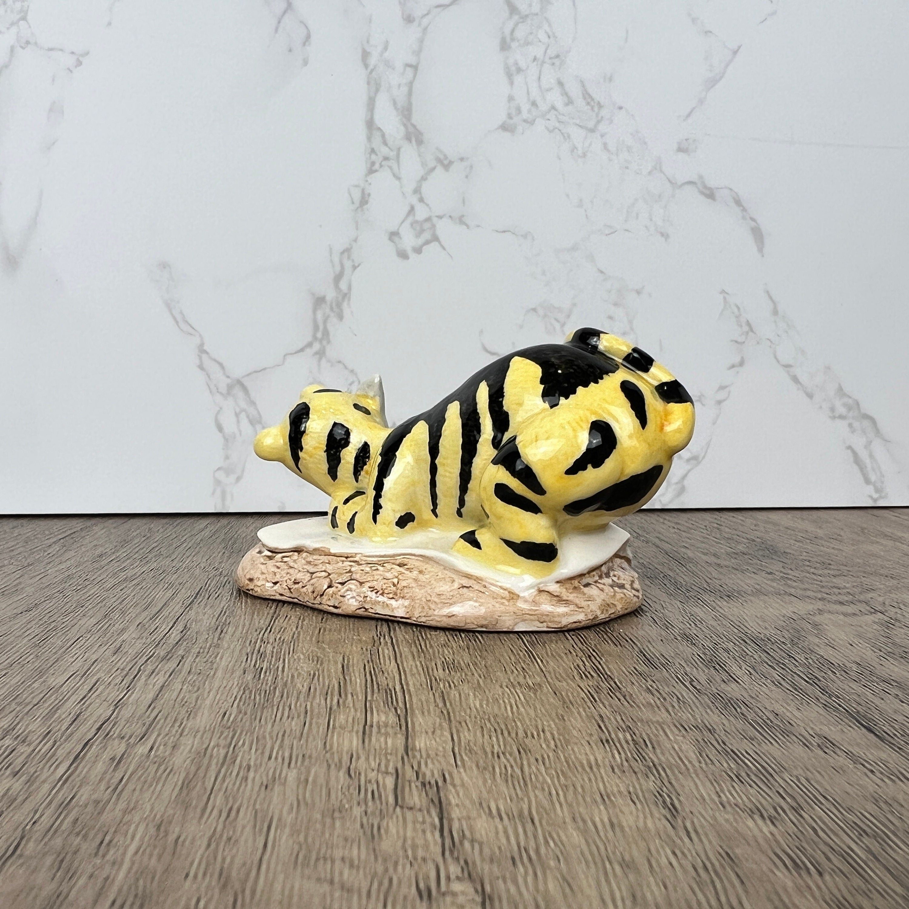 Vintage Royal Doulton Tigger Figurine: "Signs The Rissolution" Disney Collectible