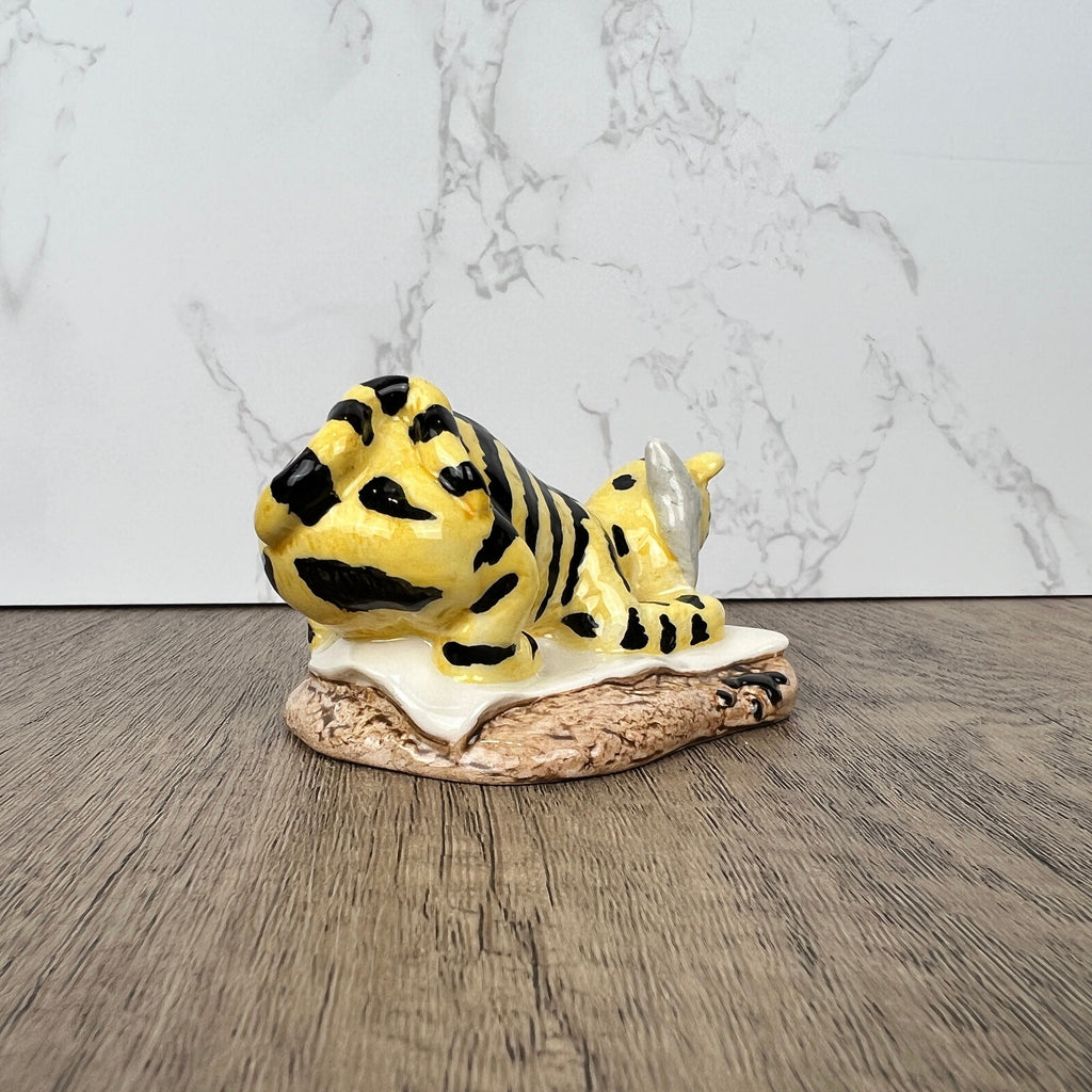 Vintage Royal Doulton Tigger Figurine: "Signs The Rissolution" Disney Collectible