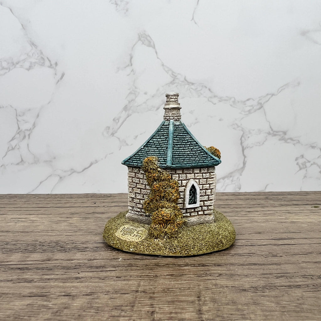 Vintage Lilliput Lane Farthing Lodge, English Miniature Sculpture