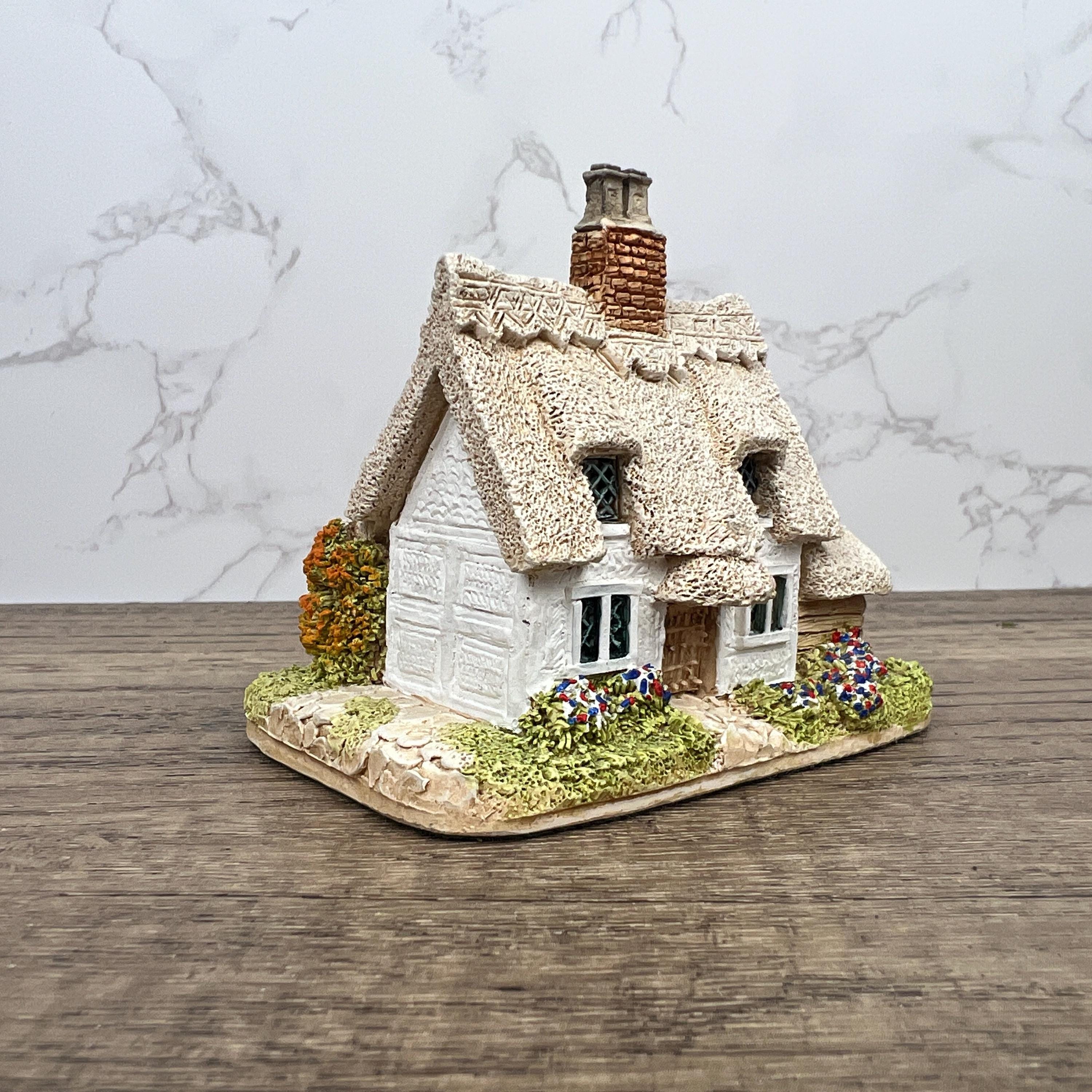 Lilliput Lane Clare Cottage, 1985 English Miniature, Cumbria Made
