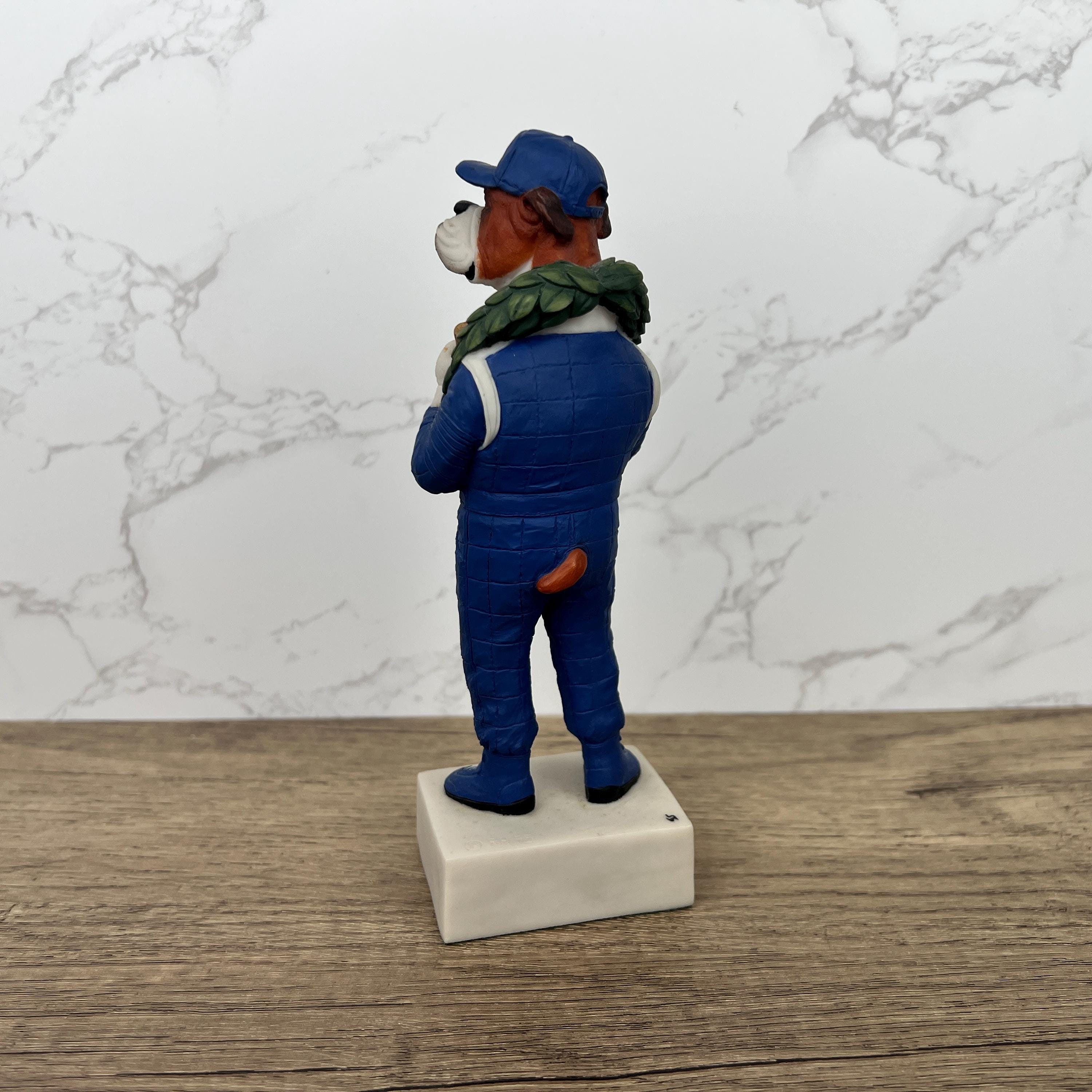 Robert Harrop Country Companions Boxer Grand Prix Figurine
