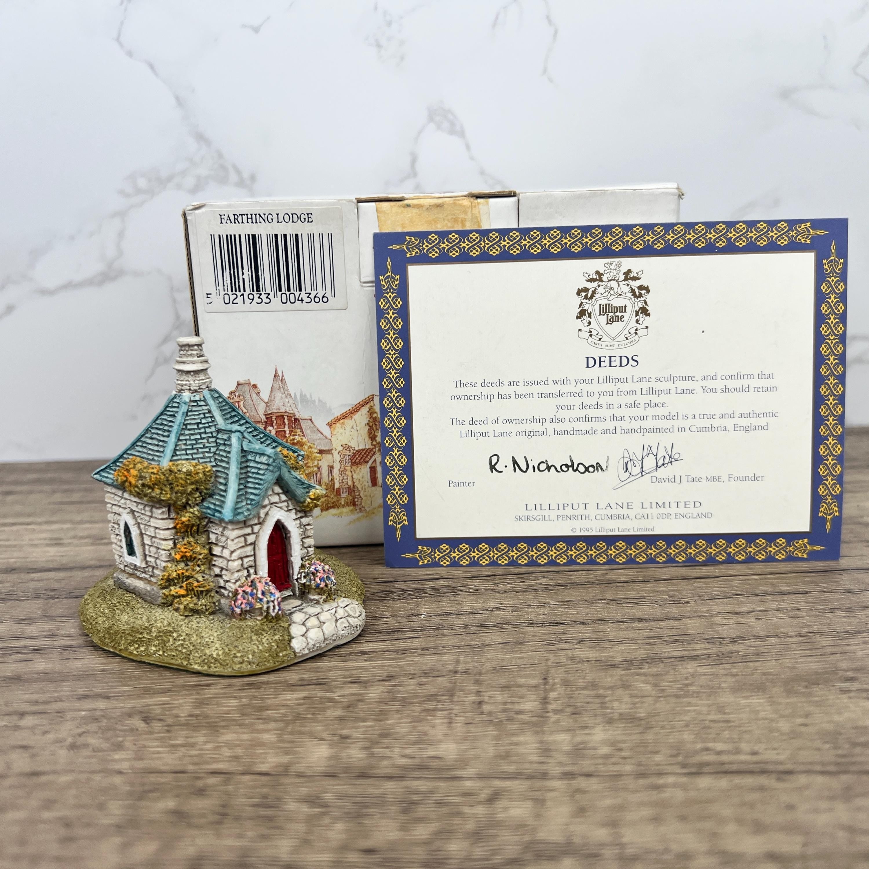 Vintage Lilliput Lane Farthing Lodge, English Miniature Sculpture