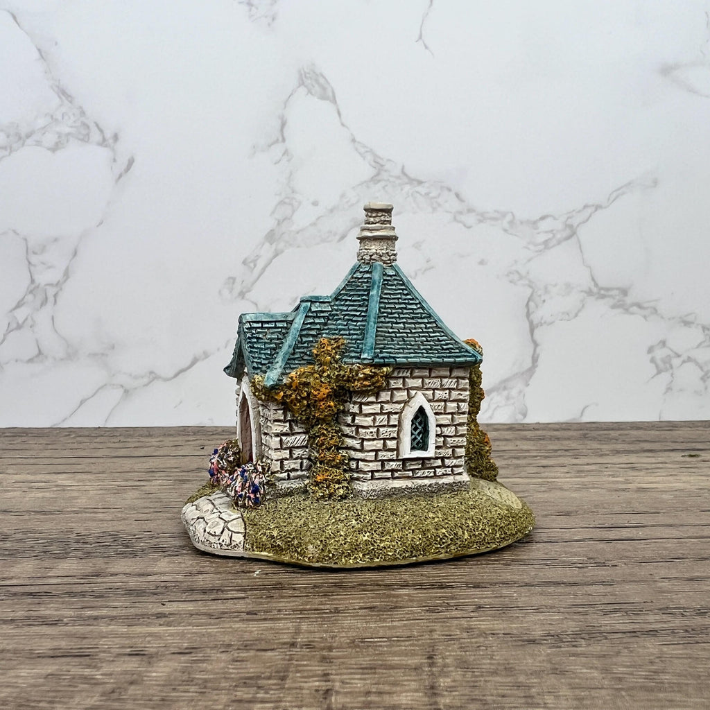 Vintage Lilliput Lane Farthing Lodge, English Miniature Sculpture