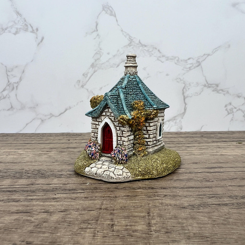 Vintage Lilliput Lane Farthing Lodge, English Miniature Sculpture