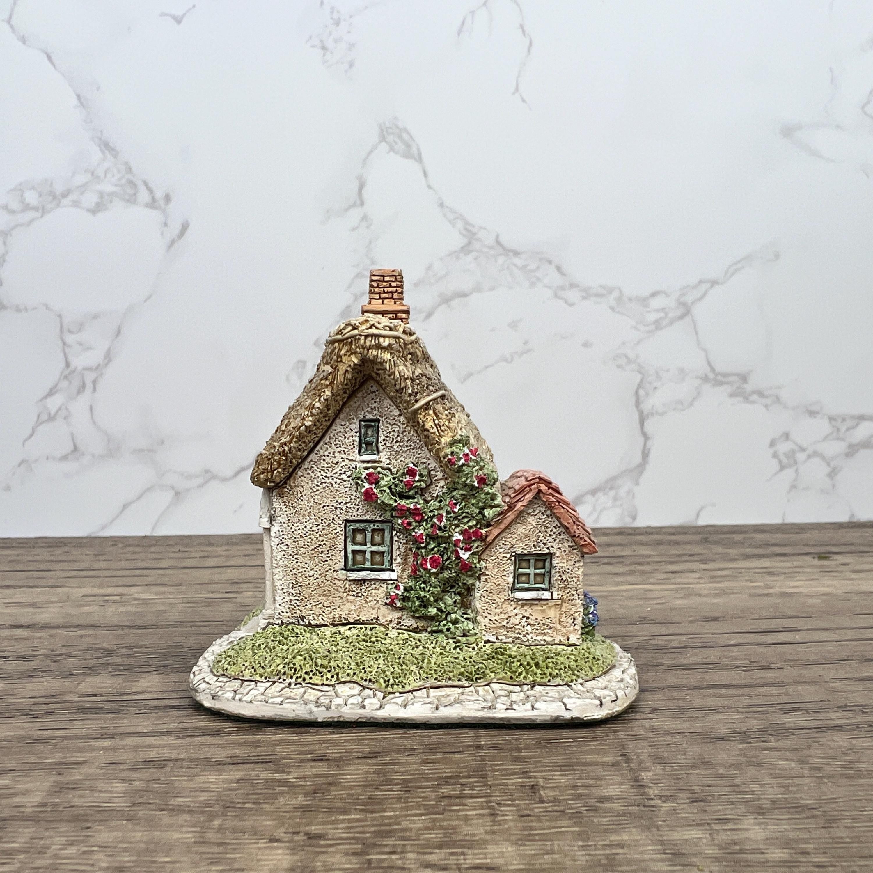 Vintage Lilliput Lane Cottage Figurine, The Spinney, 1993/4 Collectors Club