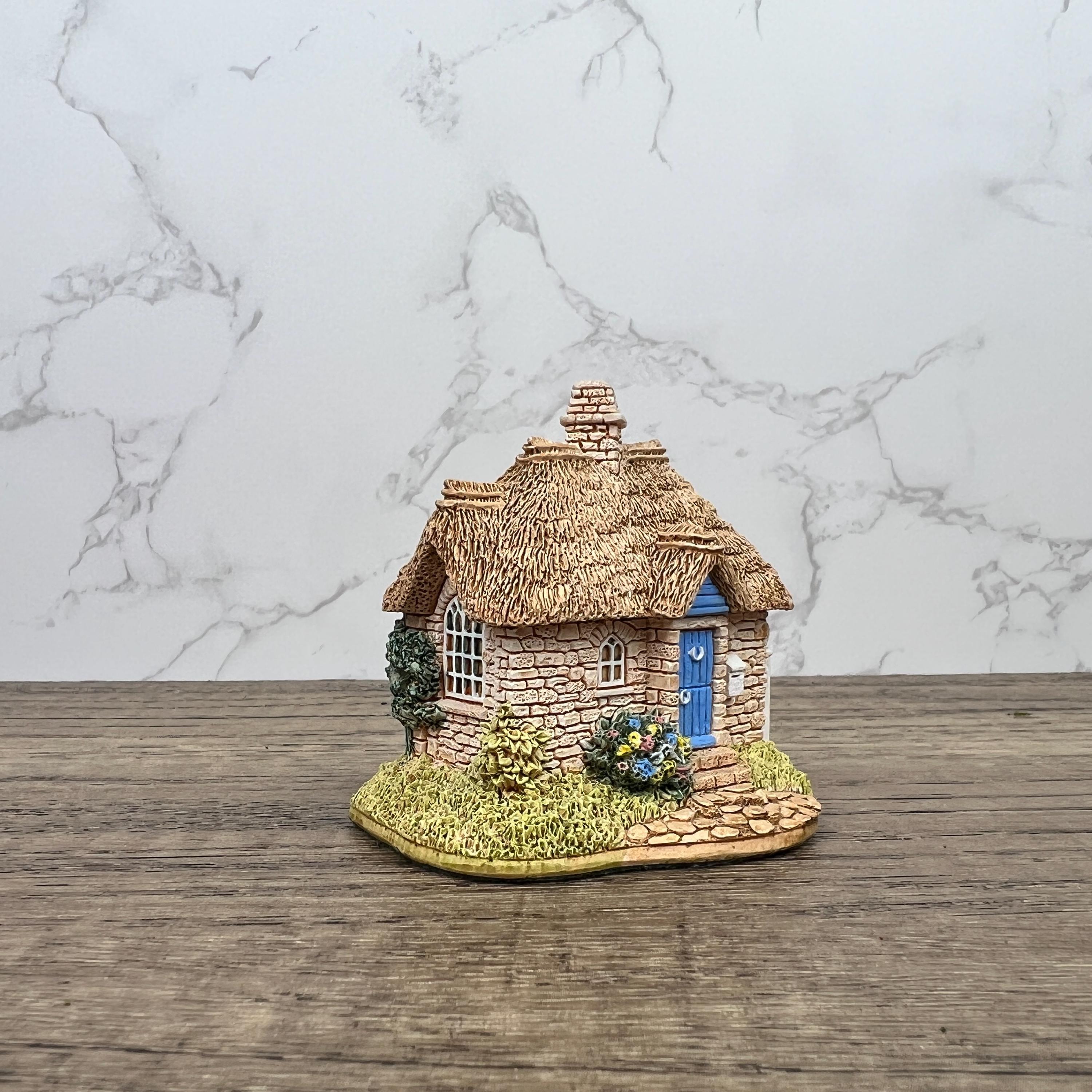 Vintage Lilliput Lane Sweet Pea Cot Cottage, Boxed with Deeds