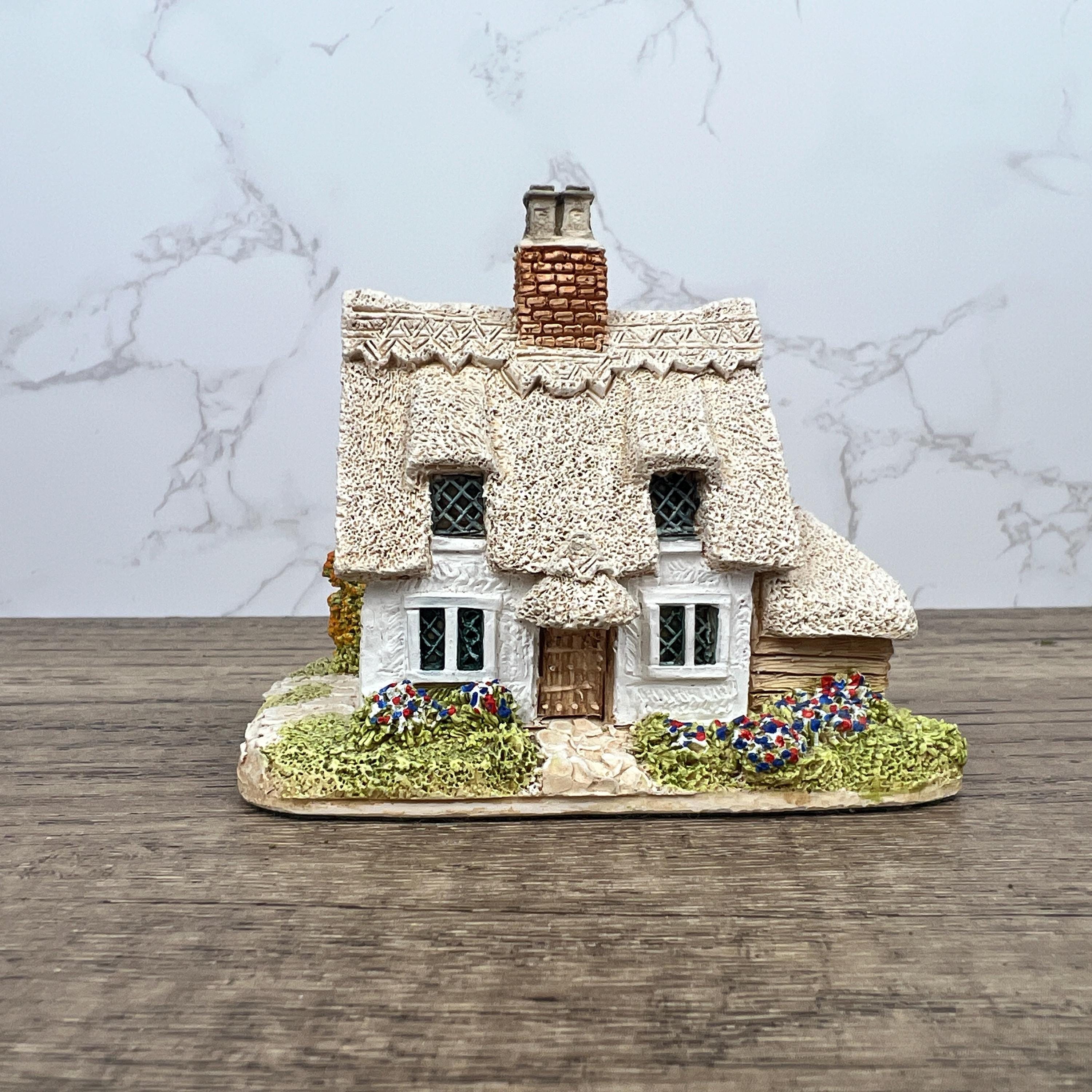 Lilliput Lane Clare Cottage, 1985 English Miniature, Cumbria Made