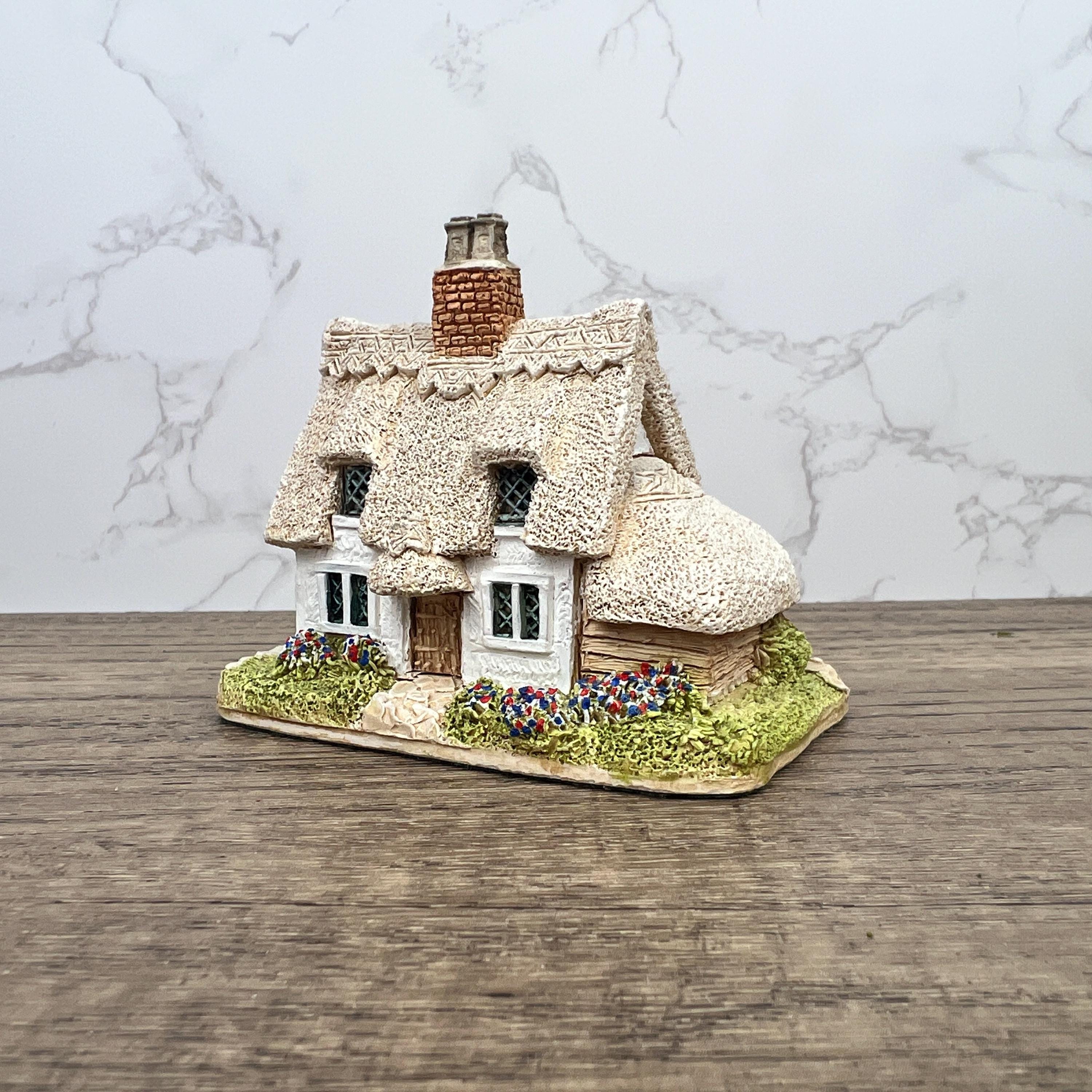 Lilliput Lane Clare Cottage, 1985 English Miniature, Cumbria Made