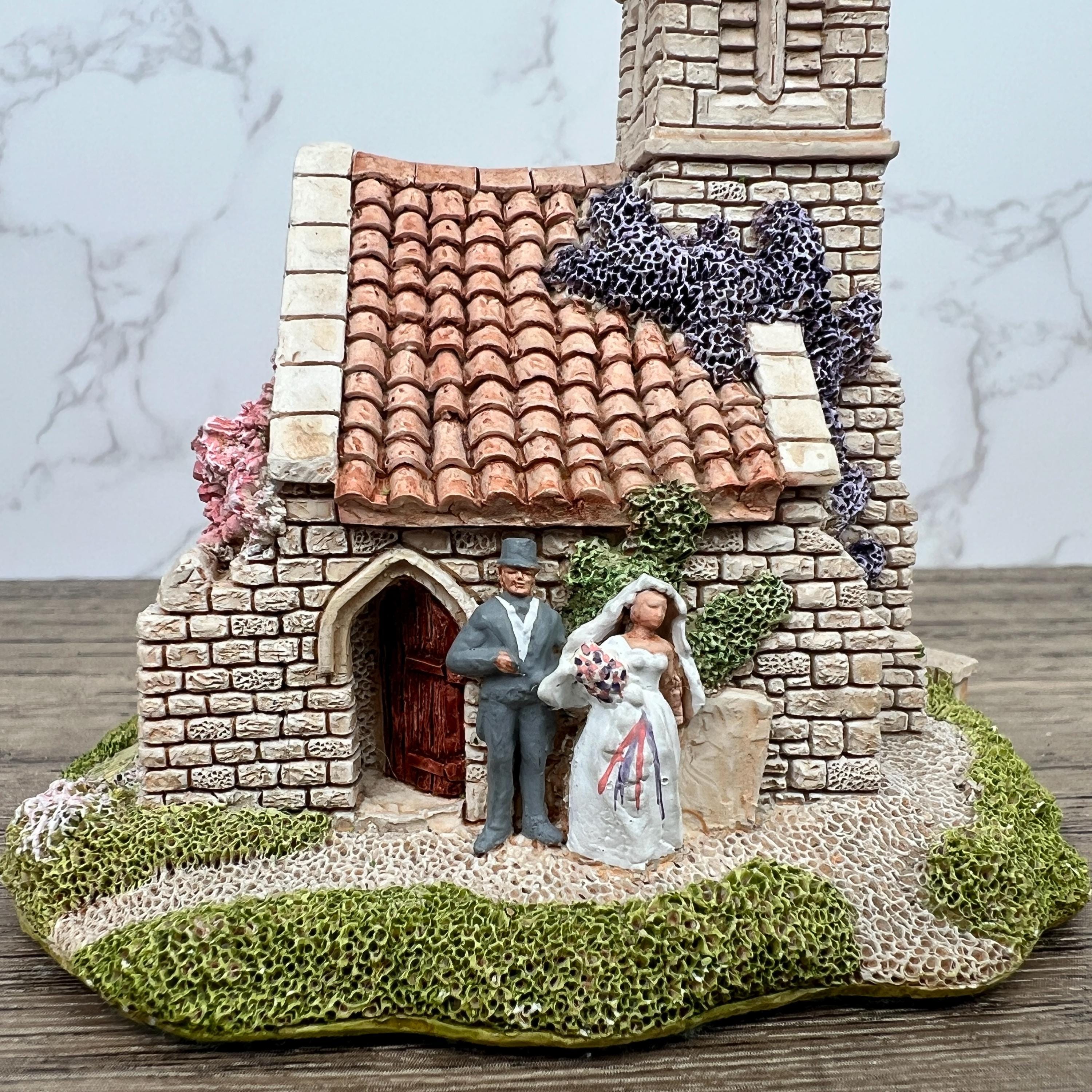 Lilliput Lane Vintage Wedding Bells Cottage, 1992
