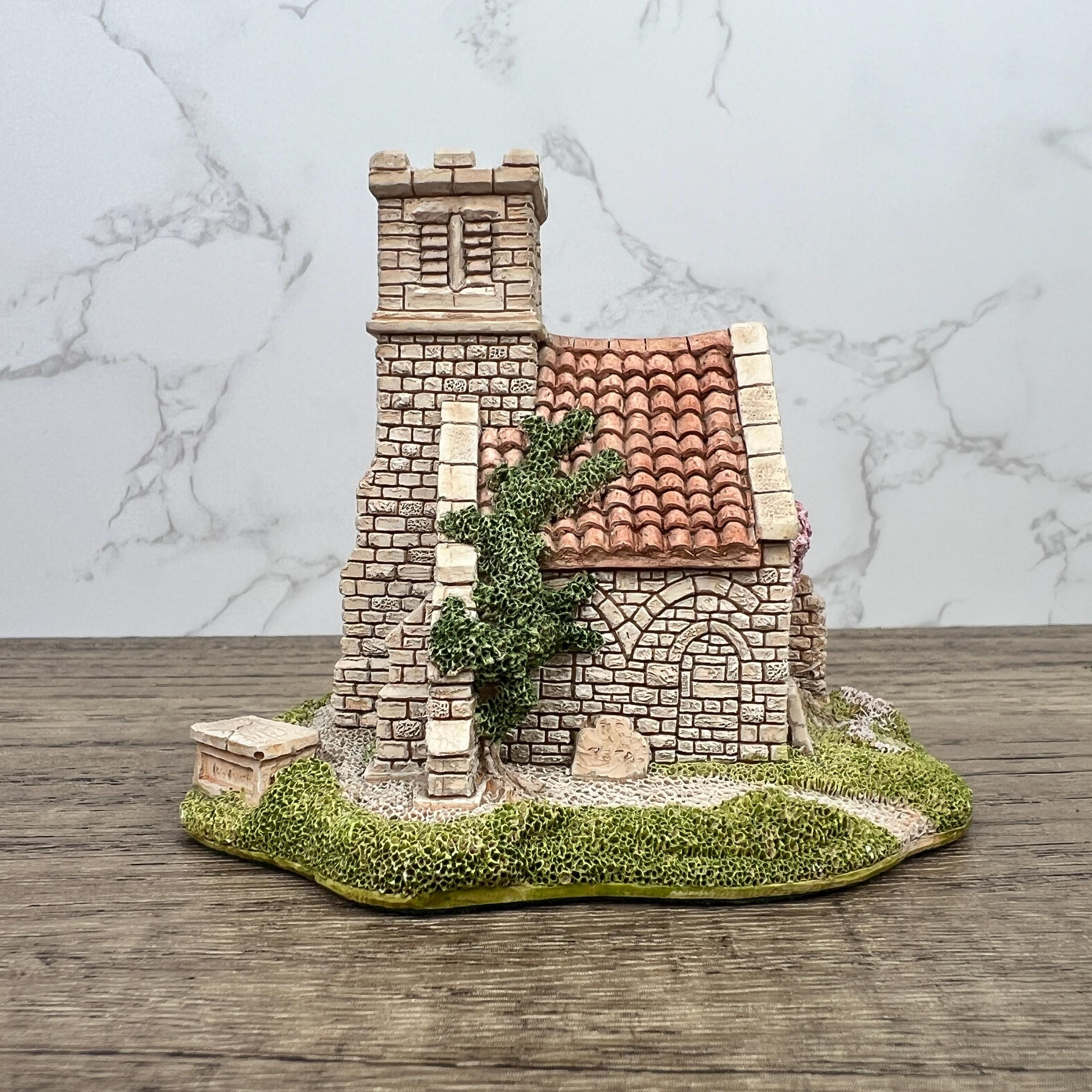 Lilliput Lane Vintage Wedding Bells Cottage, 1992