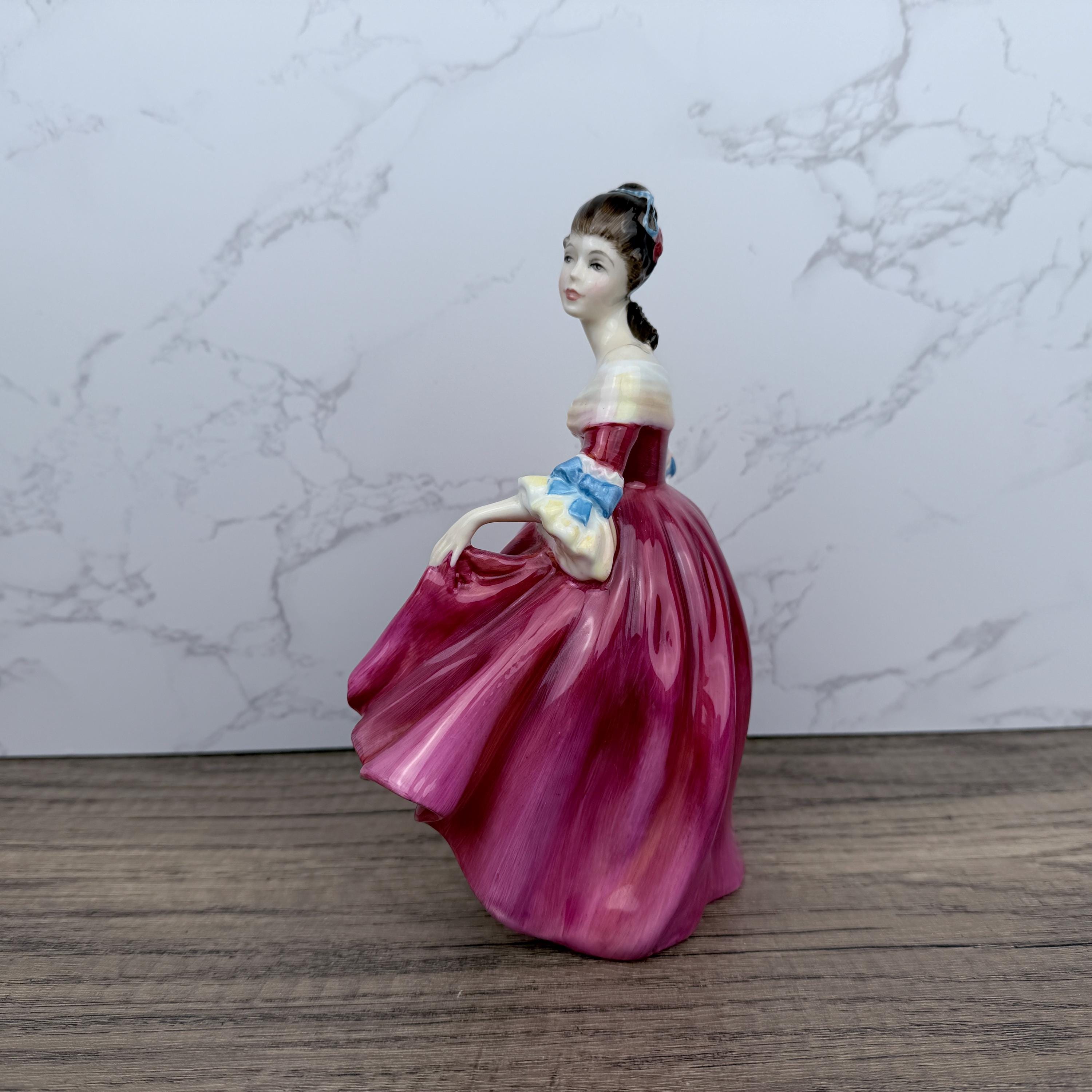 Royal Doulton Figurine, Southern Belle HN2229 Bone China
