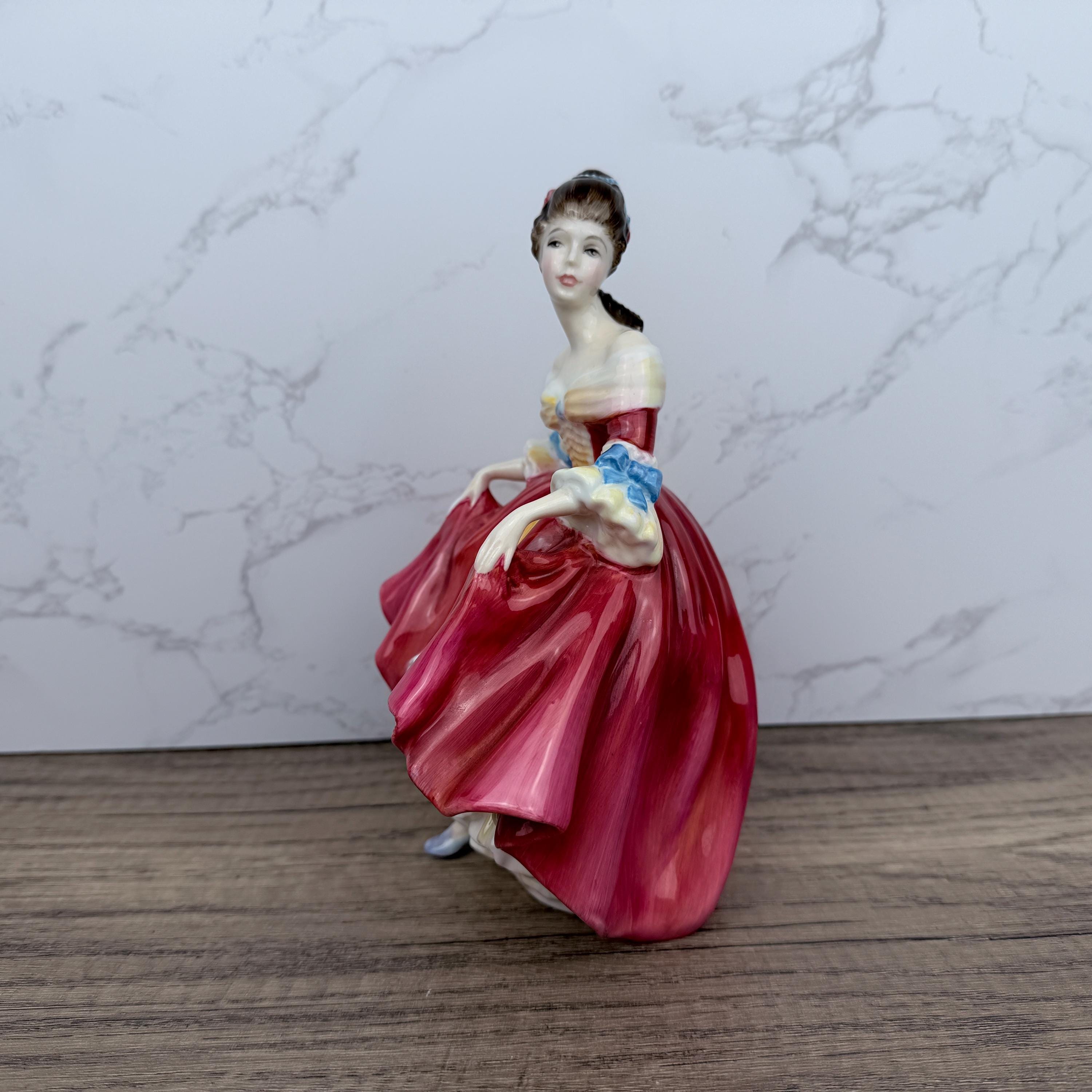 Royal Doulton Figurine, Southern Belle HN2229 Bone China