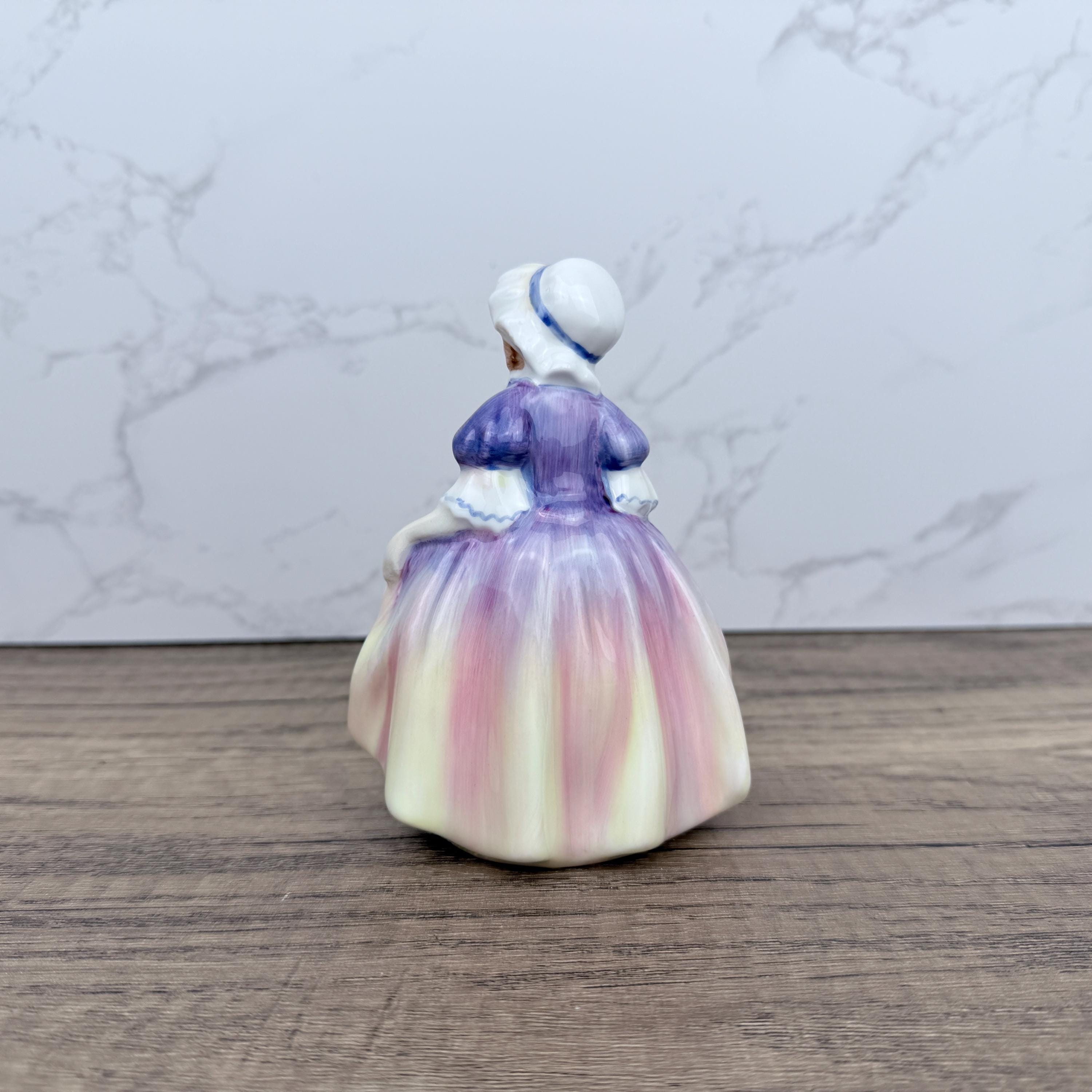 Vintage Royal Doulton Figurine, DINKY DO HN1678, Leslie Harradine