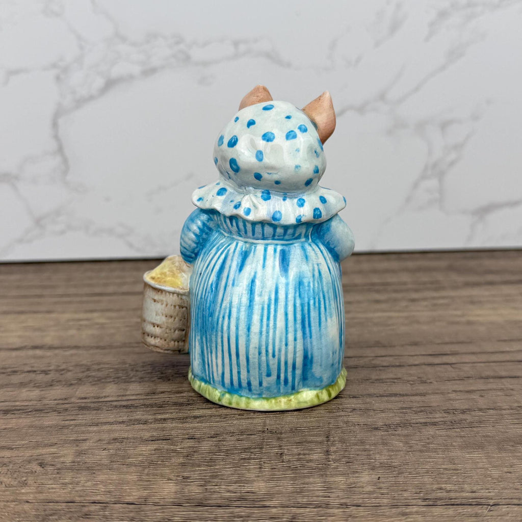 Vintage Beswick Beatrix Potter Aunt Pettitoes Porcelain Figurine