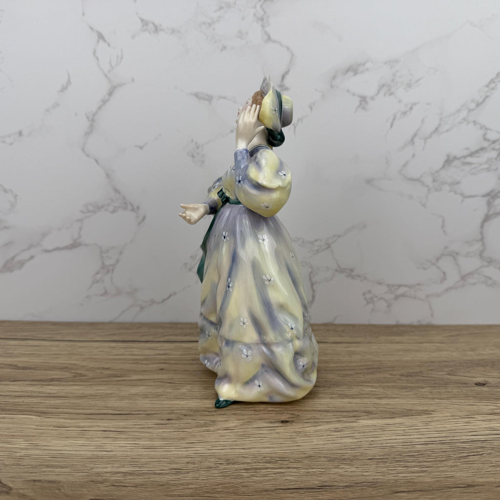 Vintage Royal Doulton Lady Figurine, GRAND MANNER HN2723, Collectible Porcelain