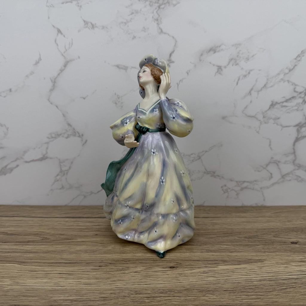 Vintage Royal Doulton Lady Figurine, GRAND MANNER HN2723, Collectible Porcelain