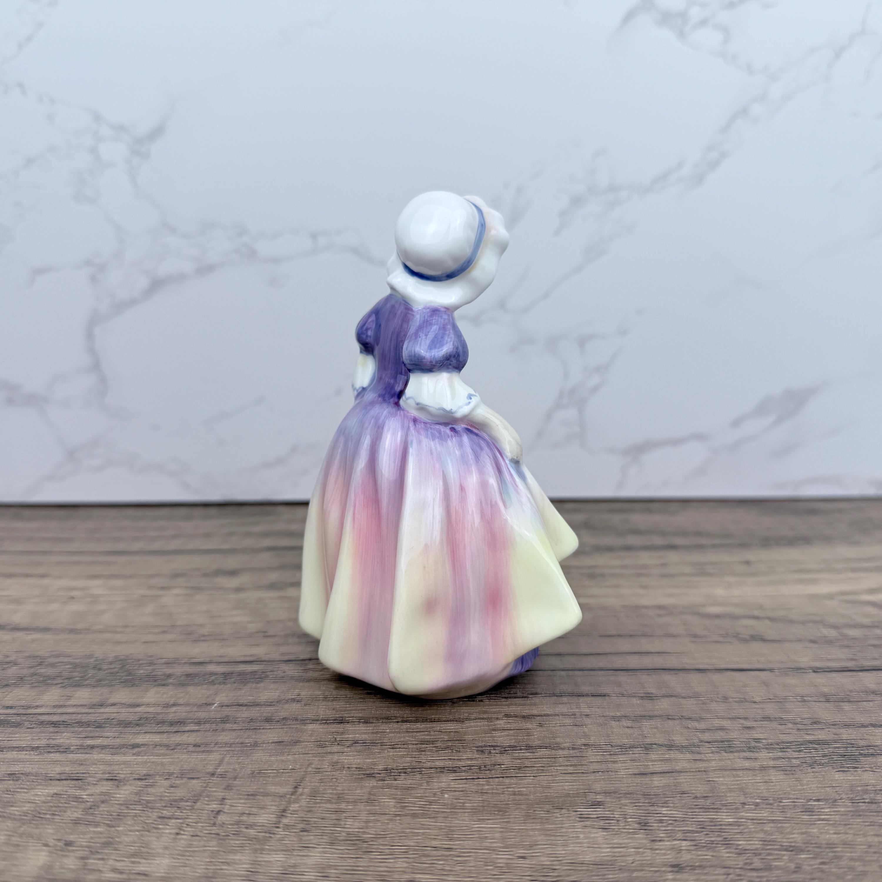 Vintage Royal Doulton Figurine, DINKY DO HN1678, Leslie Harradine