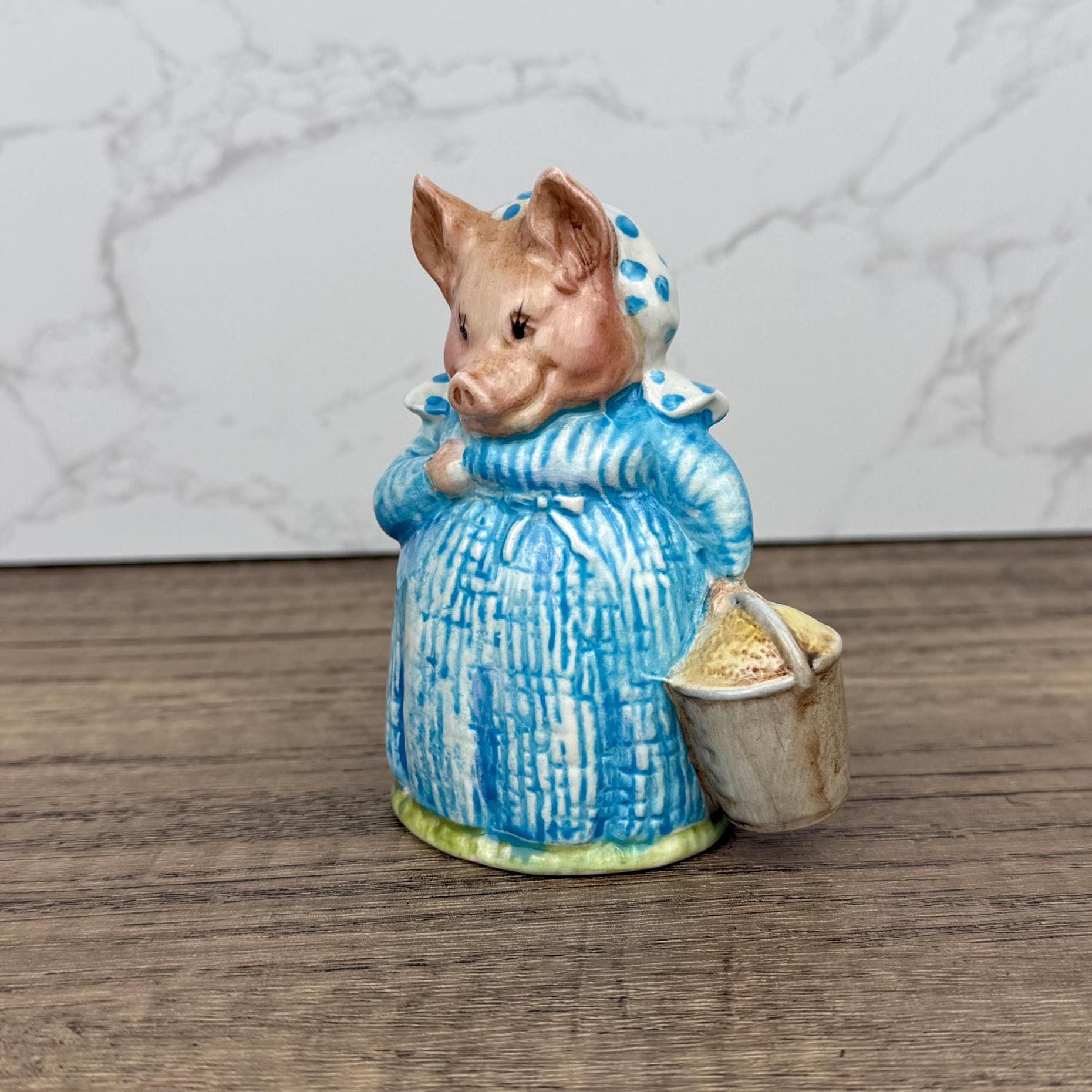 Vintage Beswick Beatrix Potter Aunt Pettitoes Porcelain Figurine