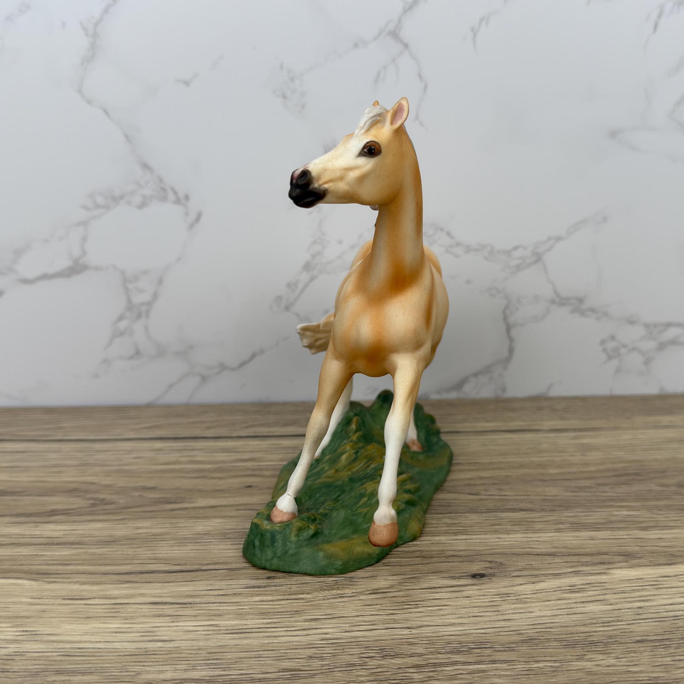 Vintage Franklin Mint Porcelain Quarter Horse Figurine