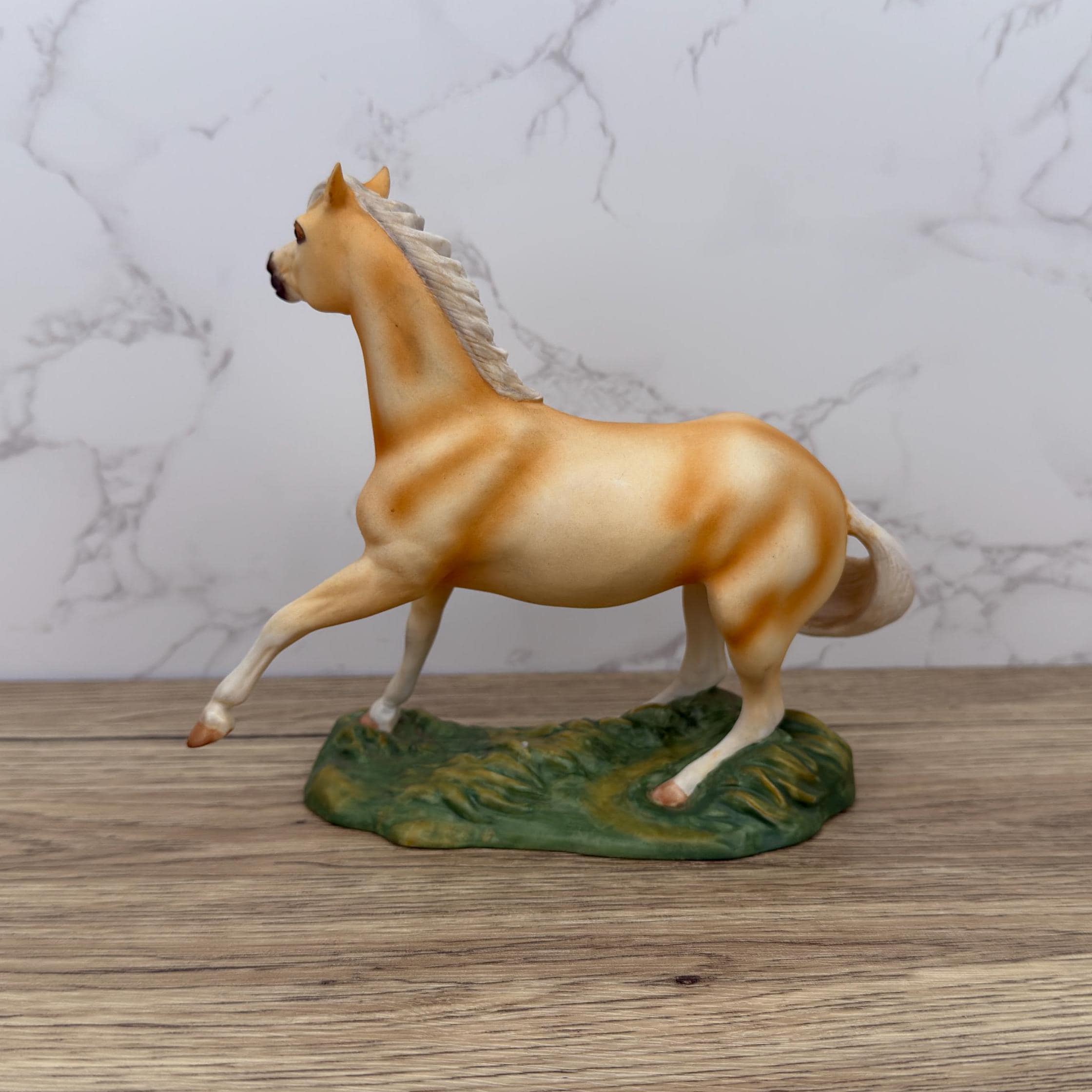 Vintage Franklin Mint Porcelain Quarter Horse Figurine