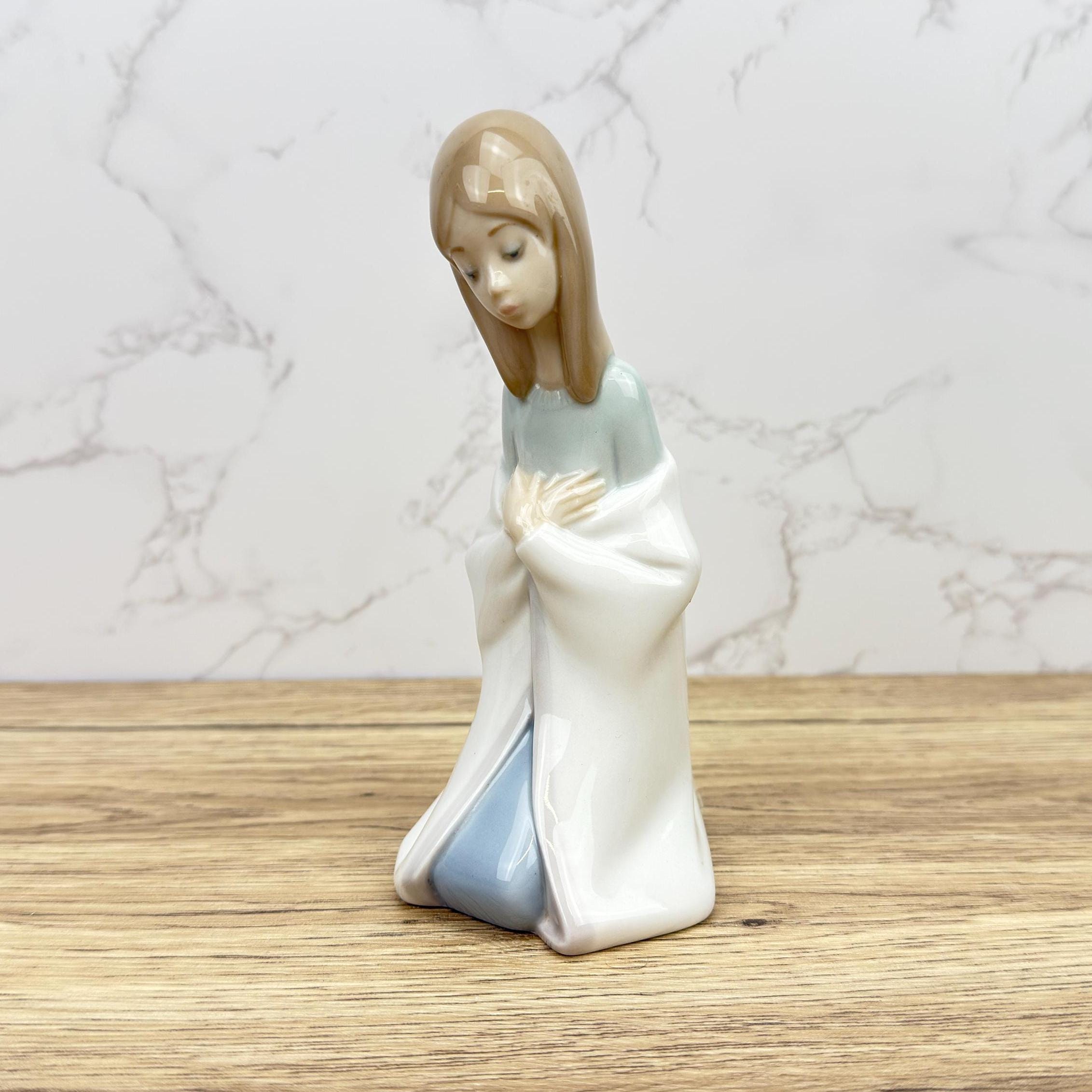 Vintage Lladro Virgin Mary Figurine, Spanish Porcelain Nativity #4671