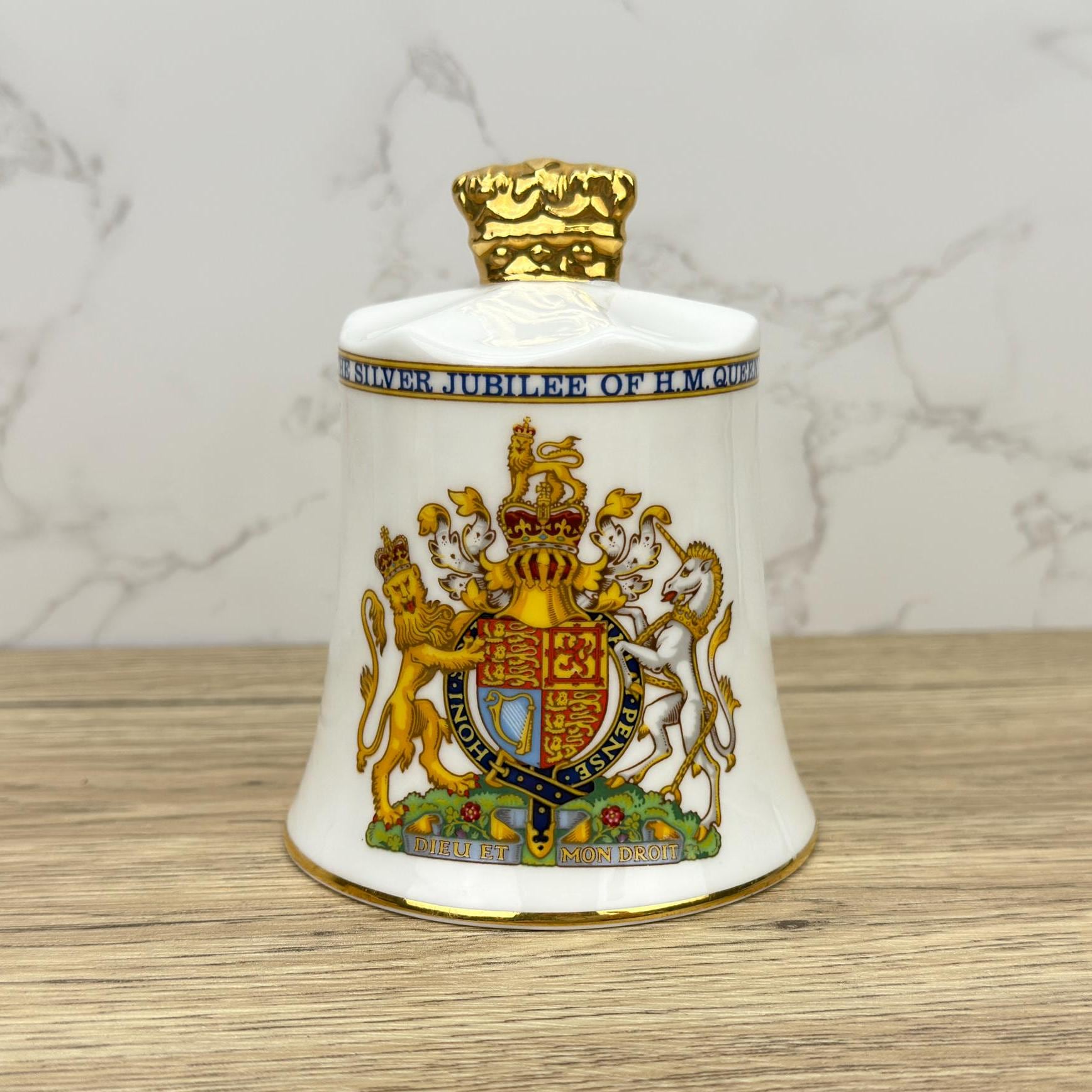 Aynsley Queen Elizabeth II Silver Jubilee Bell, Fine Bone China 1977