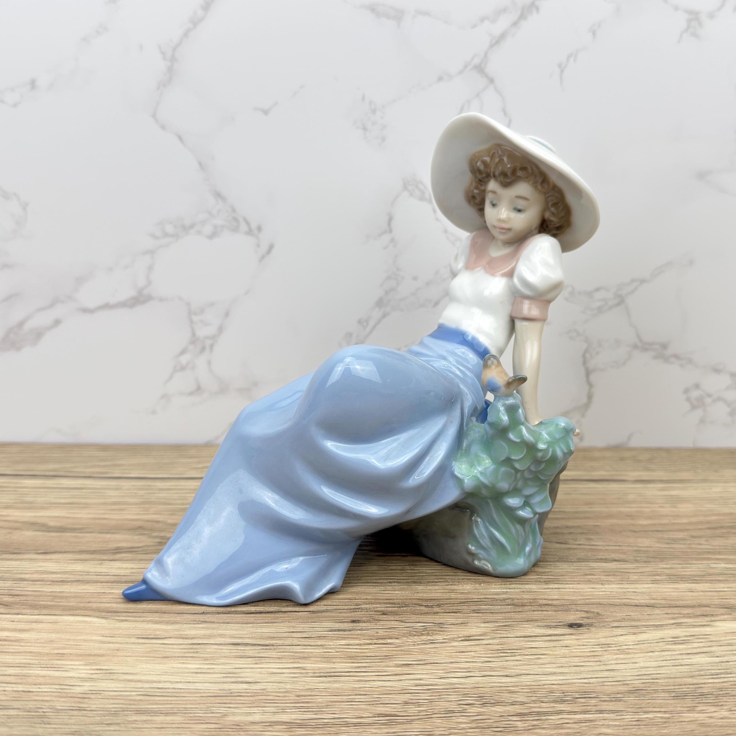Vintage Nao by Lladro Daisa 1987 - Girl Listening to the Bird's Songs number 1042, Hand Made Spanish Home Decoration Ornaments Housewarming
