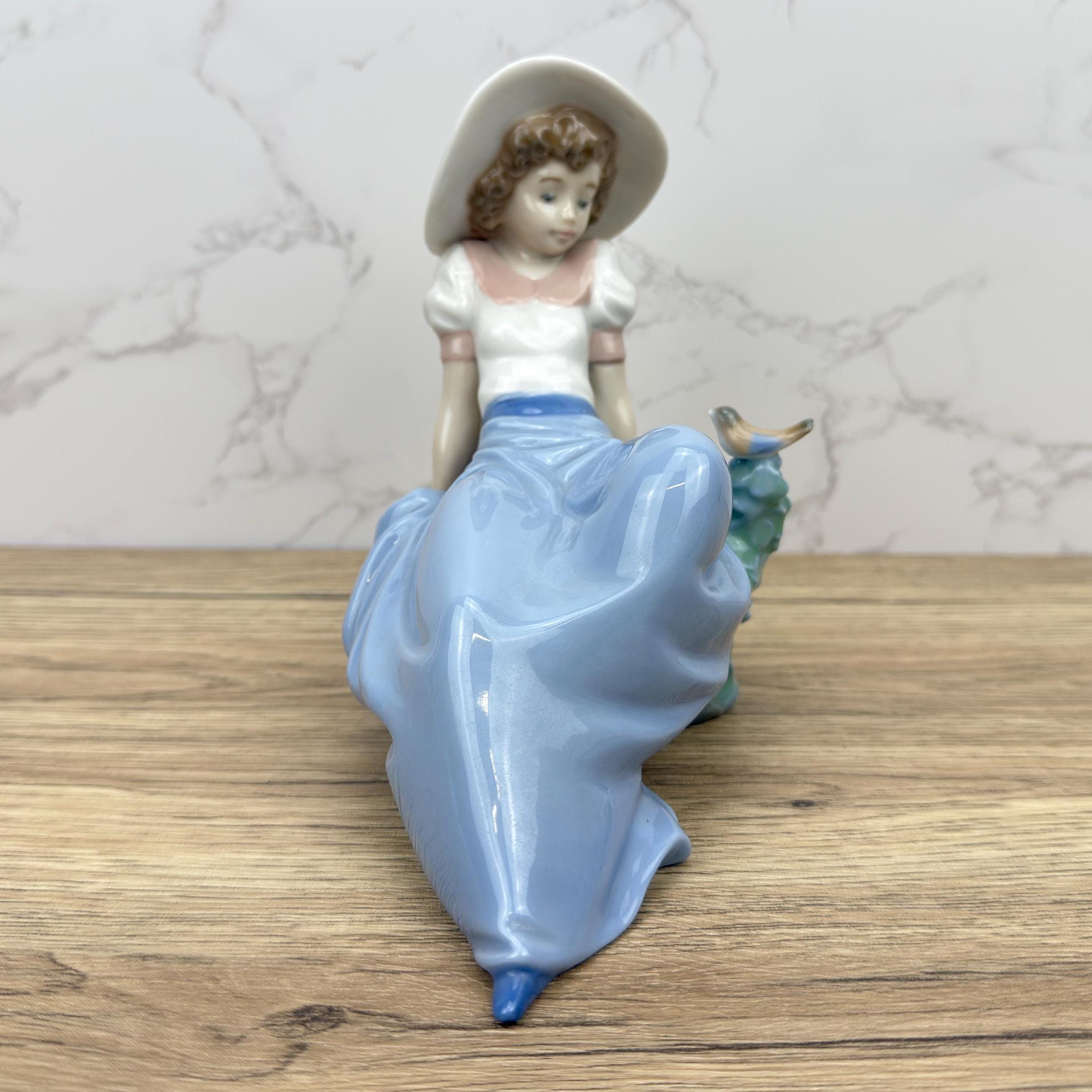 Vintage Nao by Lladro Daisa 1987 - Girl Listening to the Bird's Songs number 1042, Hand Made Spanish Home Decoration Ornaments Housewarming