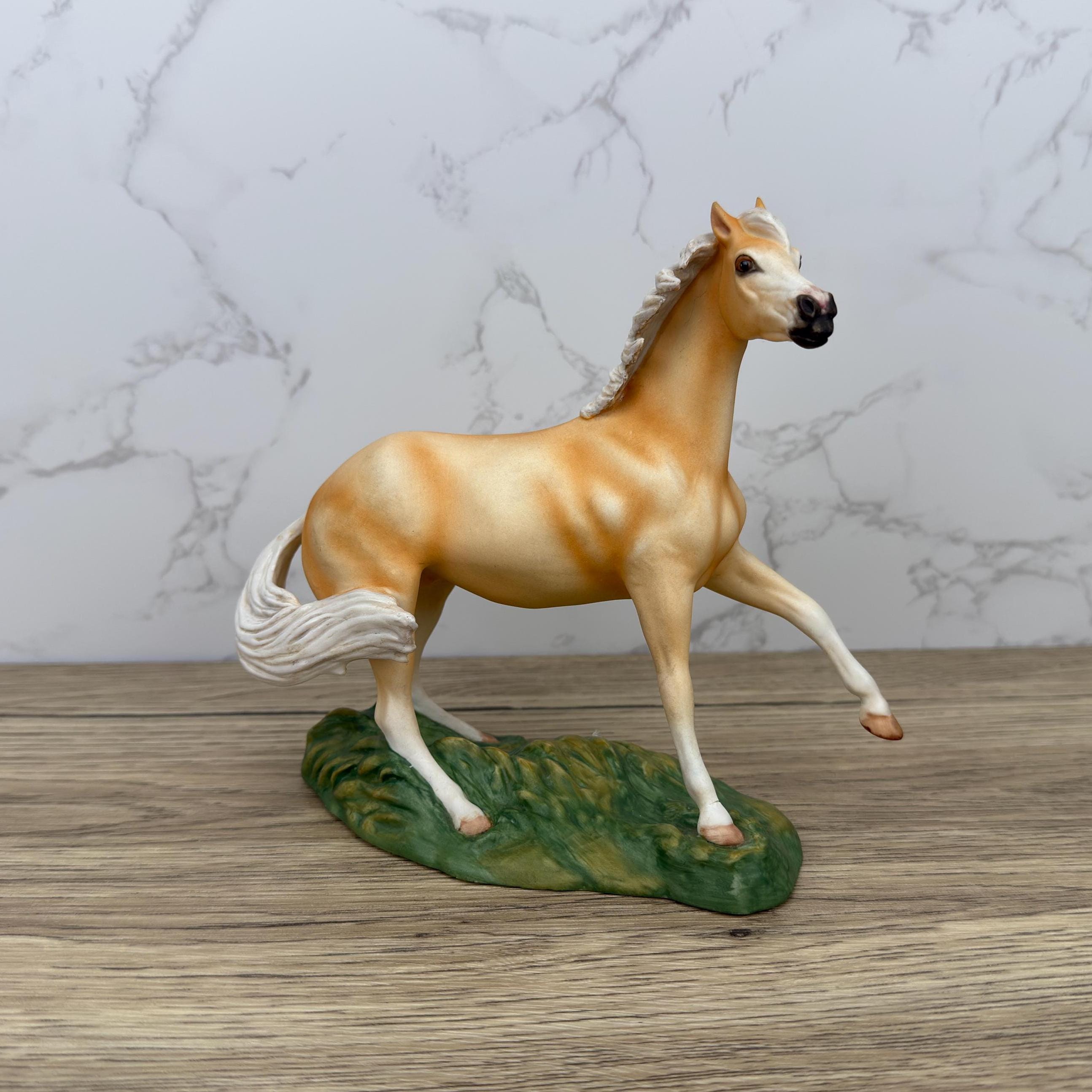 Vintage Franklin Mint Porcelain Quarter Horse Figurine