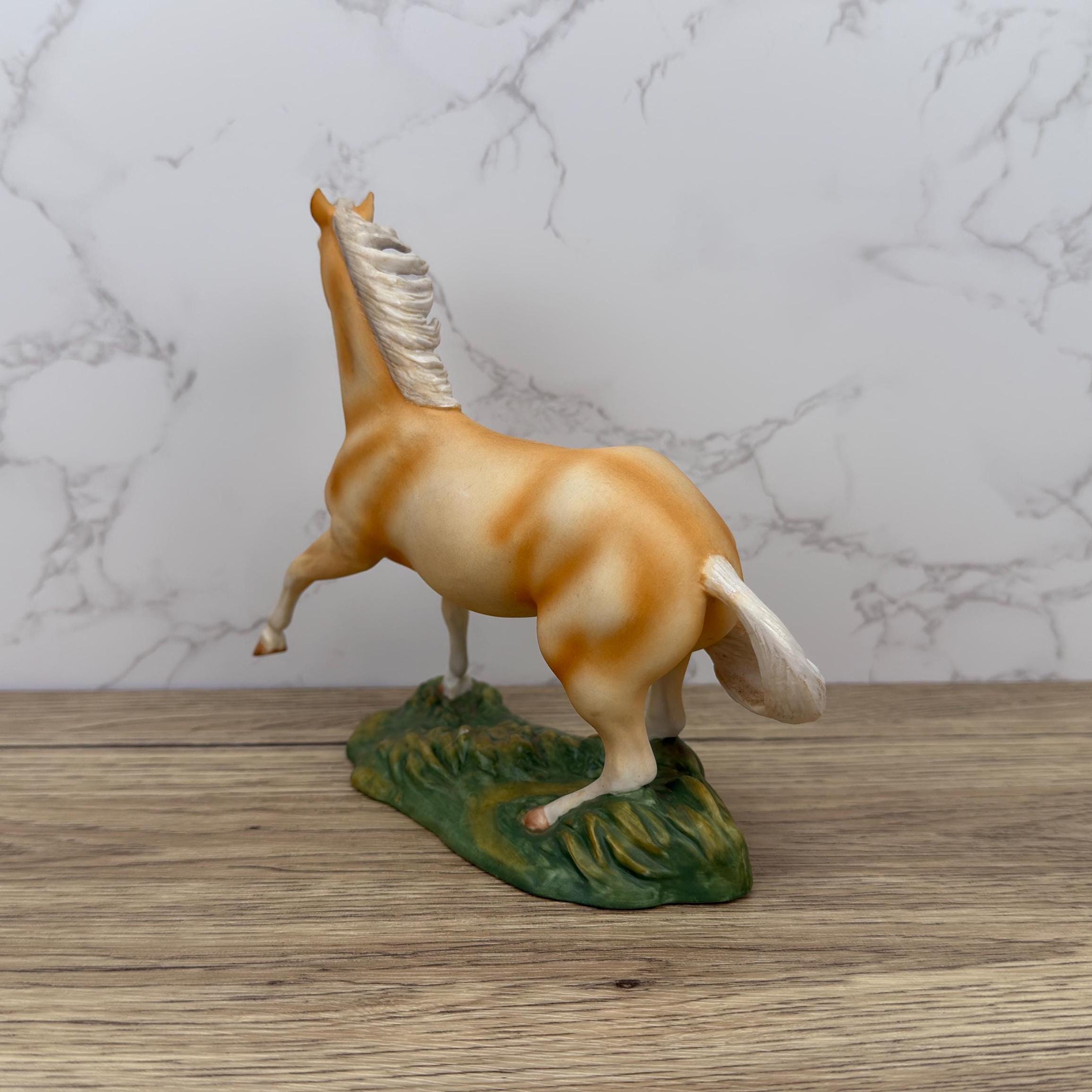 Vintage Franklin Mint Porcelain Quarter Horse Figurine