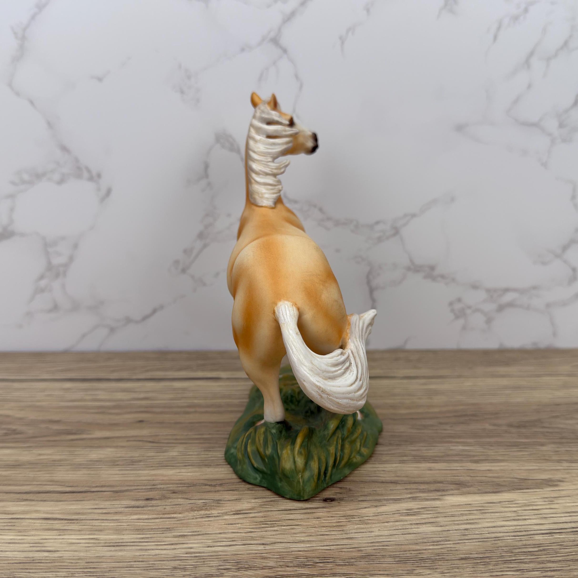 Vintage Franklin Mint Porcelain Quarter Horse Figurine