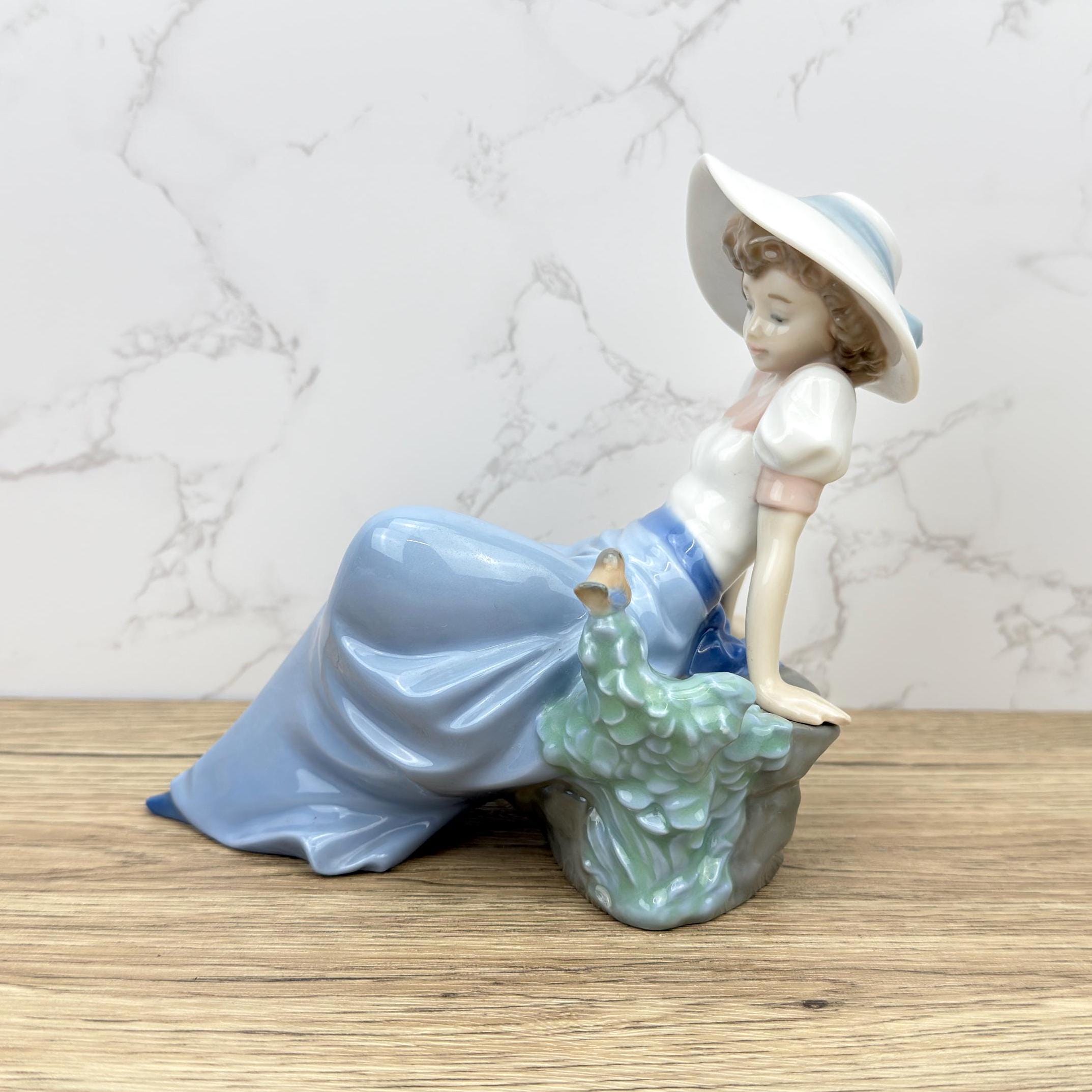 Vintage Nao by Lladro Daisa 1987 - Girl Listening to the Bird's Songs number 1042, Hand Made Spanish Home Decoration Ornaments Housewarming