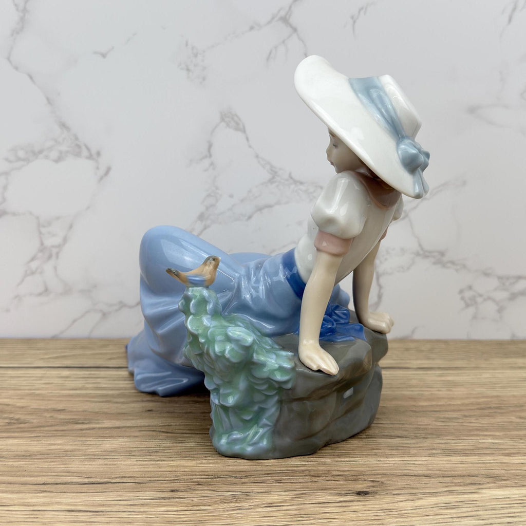 Vintage Nao by Lladro Daisa 1987 - Girl Listening to the Bird's Songs number 1042, Hand Made Spanish Home Decoration Ornaments Housewarming