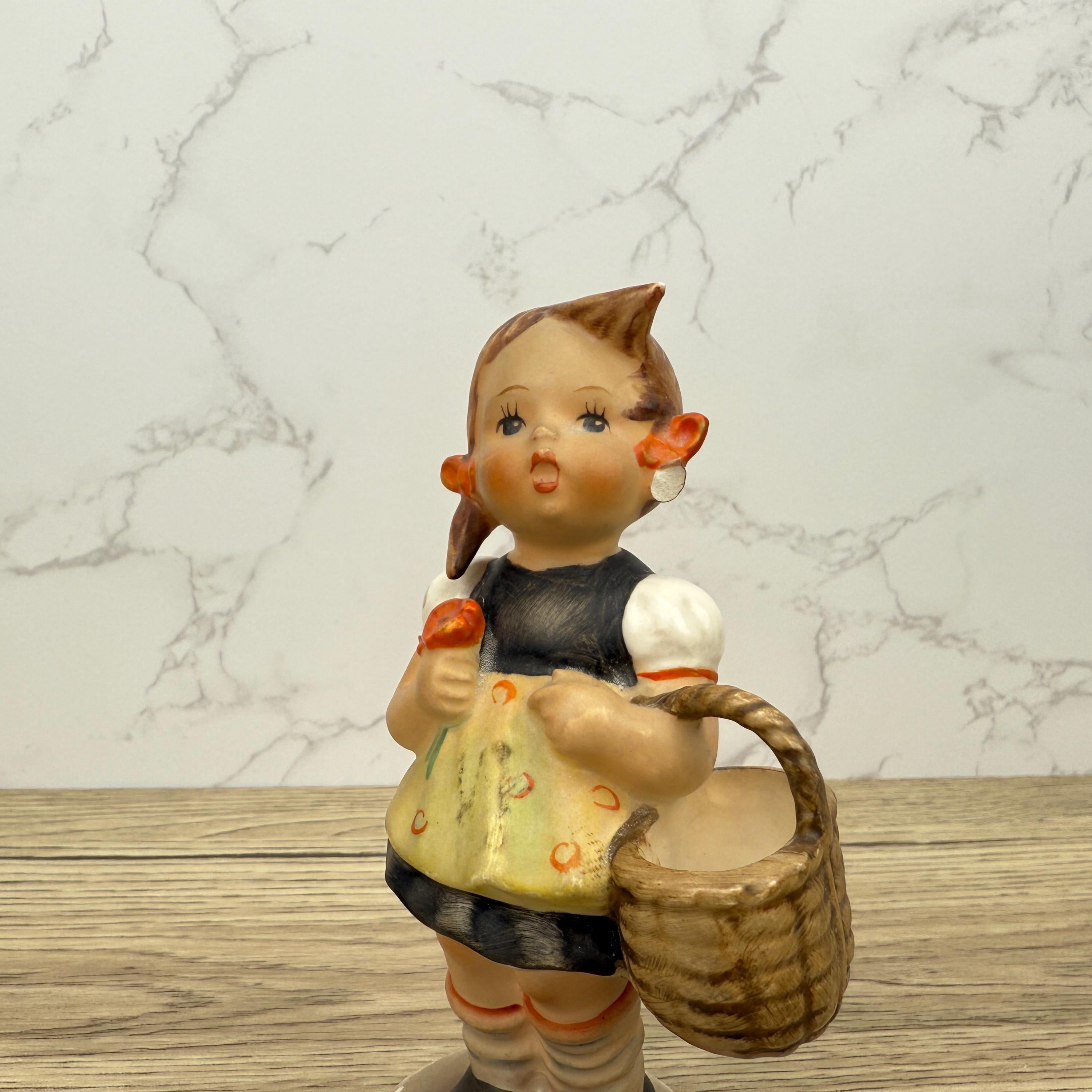 Vintage Goebel Hummel "Sister" Figurine 98/0, West Germany (Damaged)