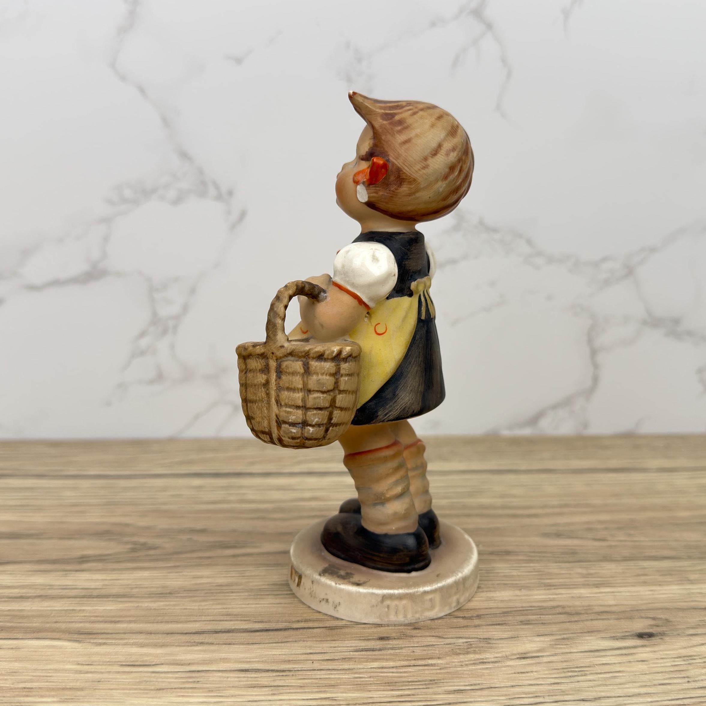 Vintage Goebel Hummel "Sister" Figurine 98/0, West Germany (Damaged)