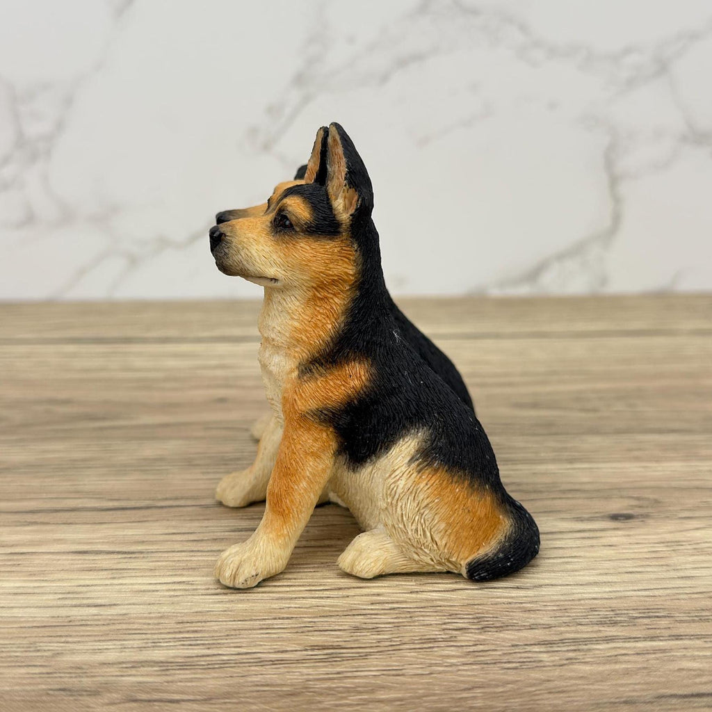 Sherratt and Simpson Resin Alsatian German Shepherd Figurine Collectible