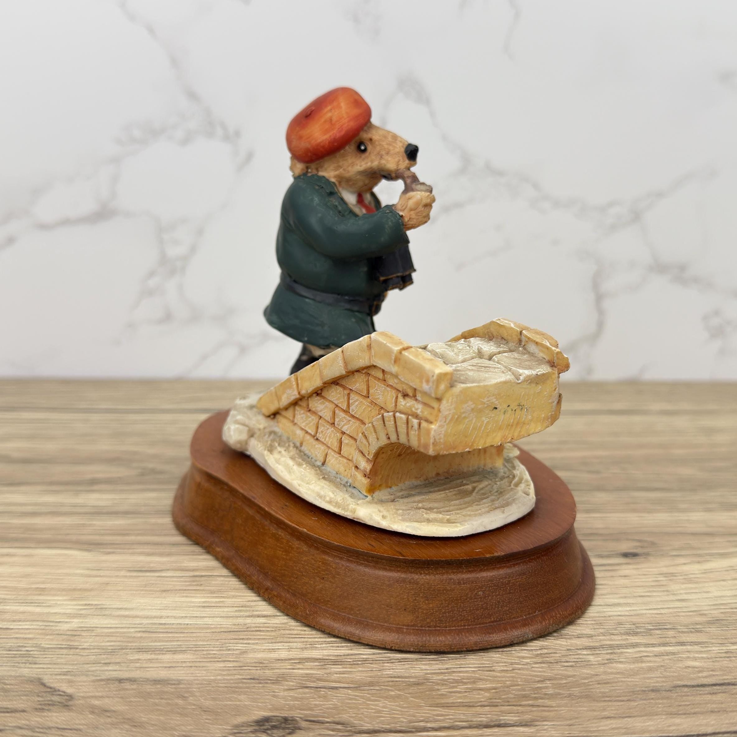 Leonardo Vintage Resin Hedgehog Figurine, Harry Bomber Collectible