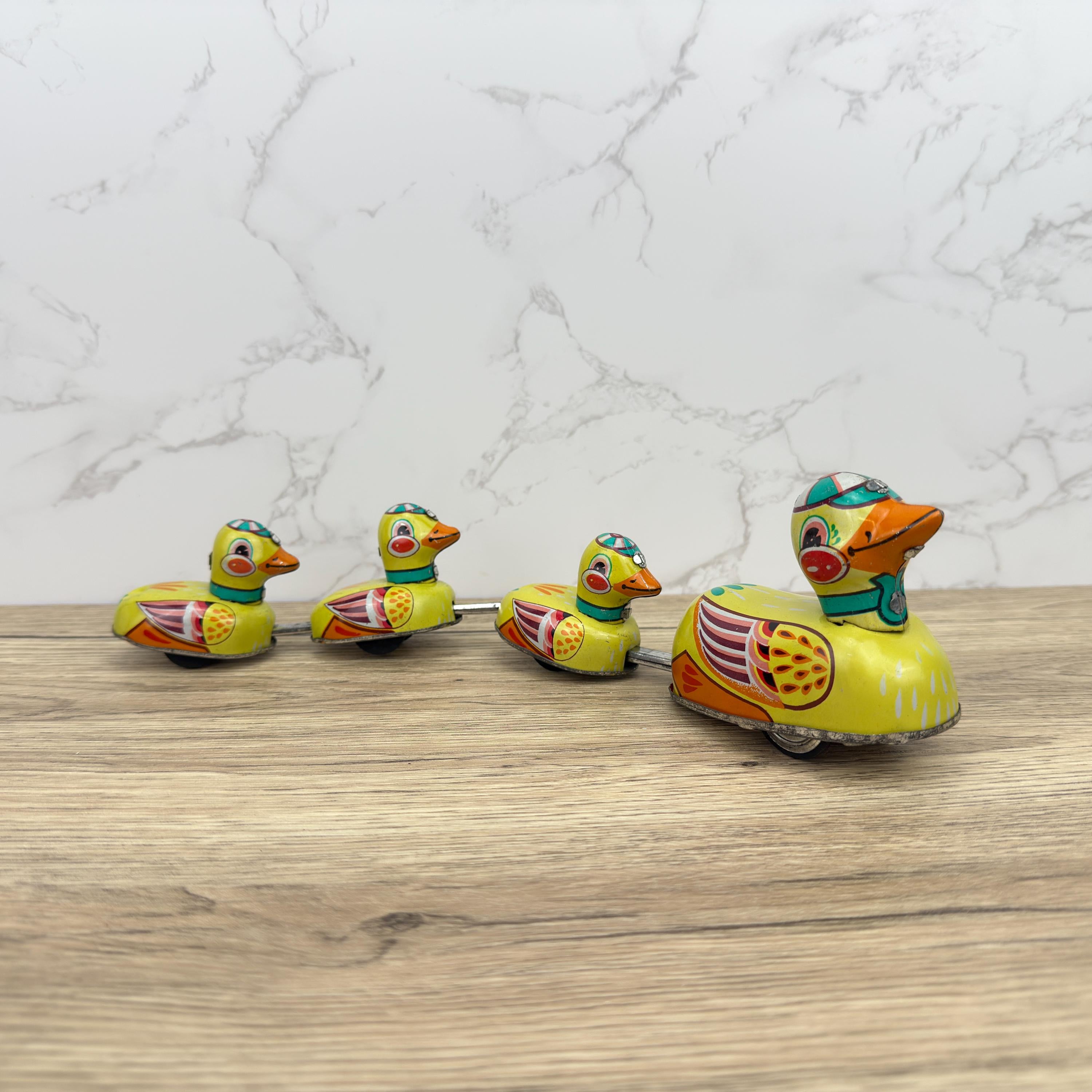 Vintage Tin Wind-Up Duck Family Toy, Beijing No.1 Toy Factory (Key Missing)