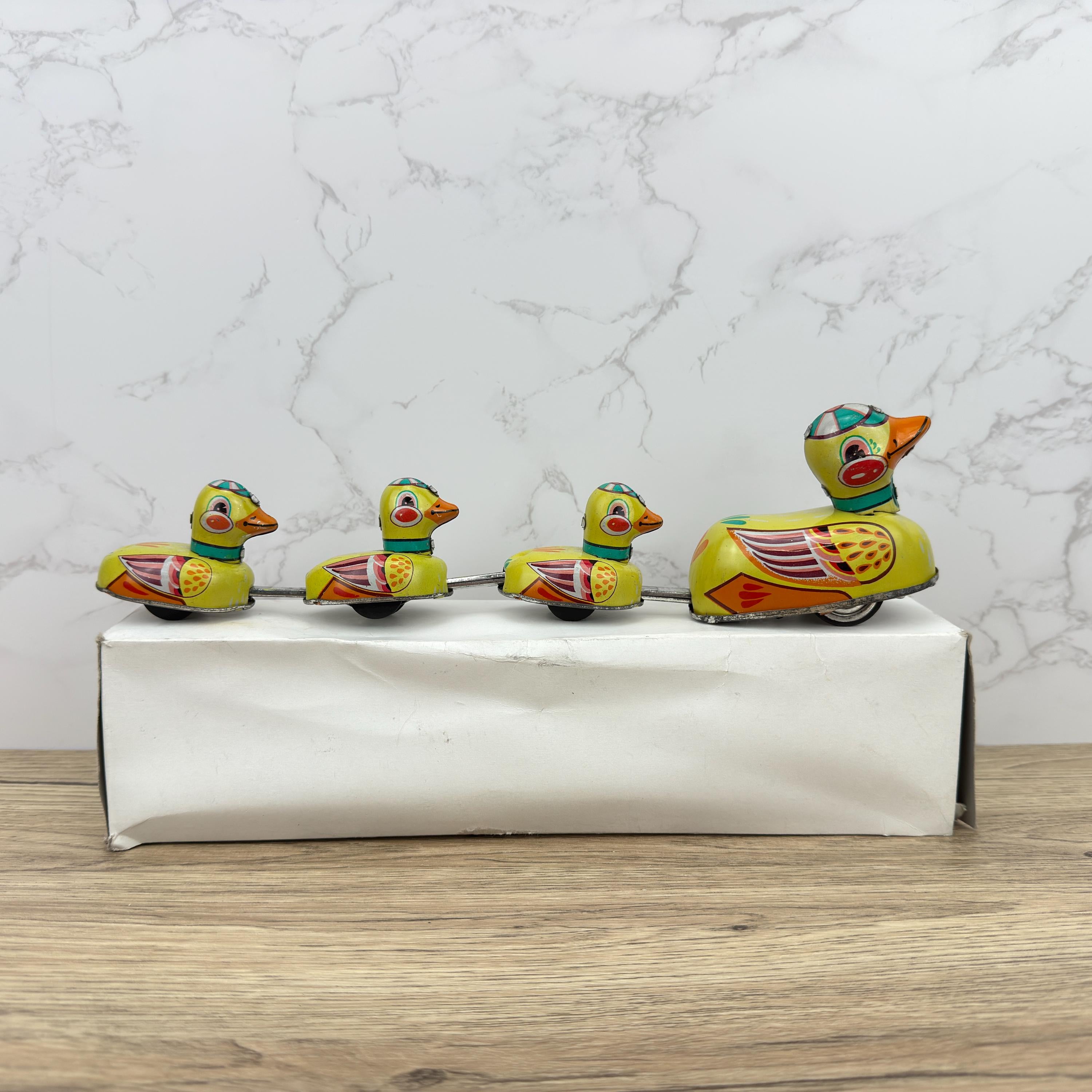 Vintage Tin Wind-Up Duck Family Toy, Beijing No.1 Toy Factory (Key Missing)