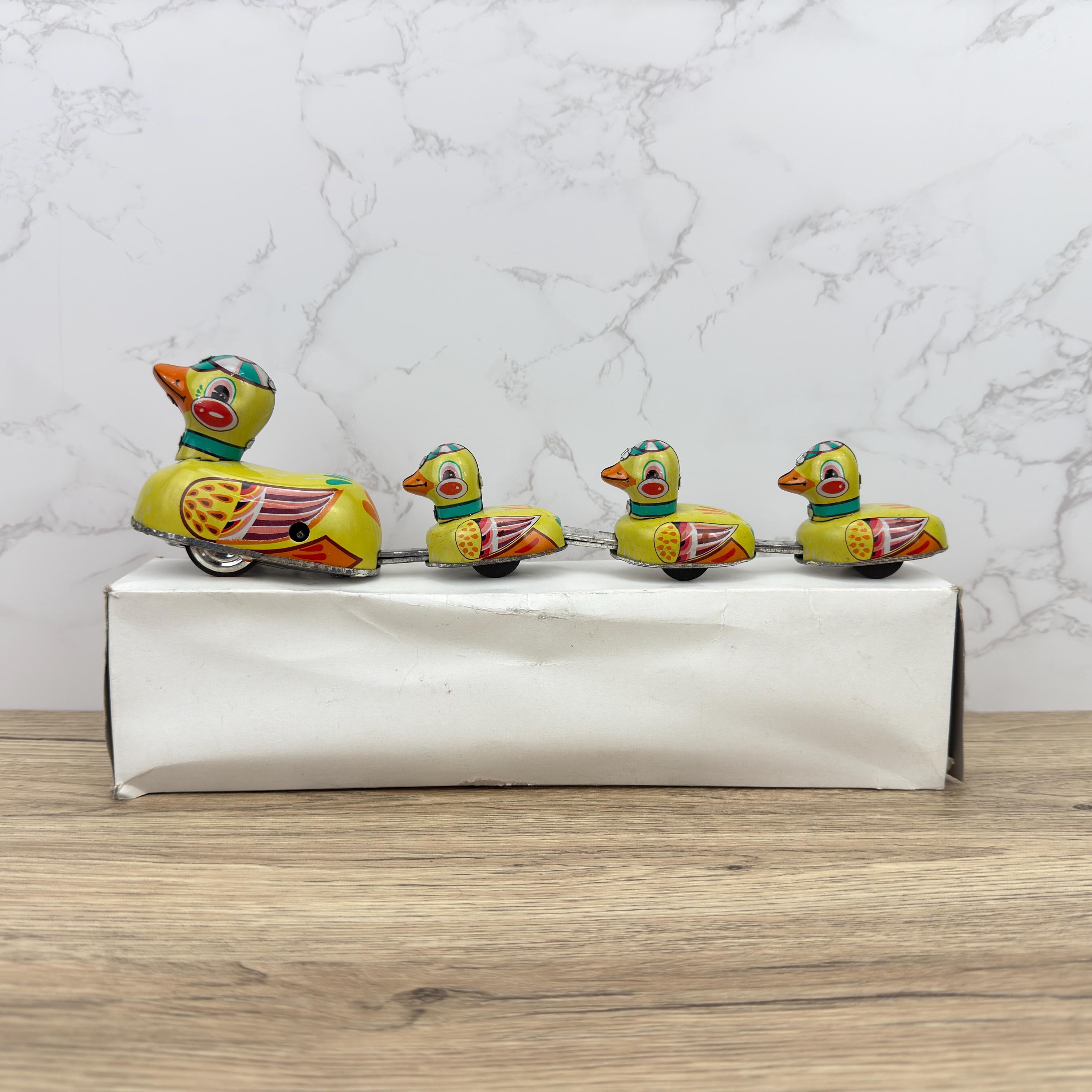 Vintage Tin Wind-Up Duck Family Toy, Beijing No.1 Toy Factory (Key Missing)