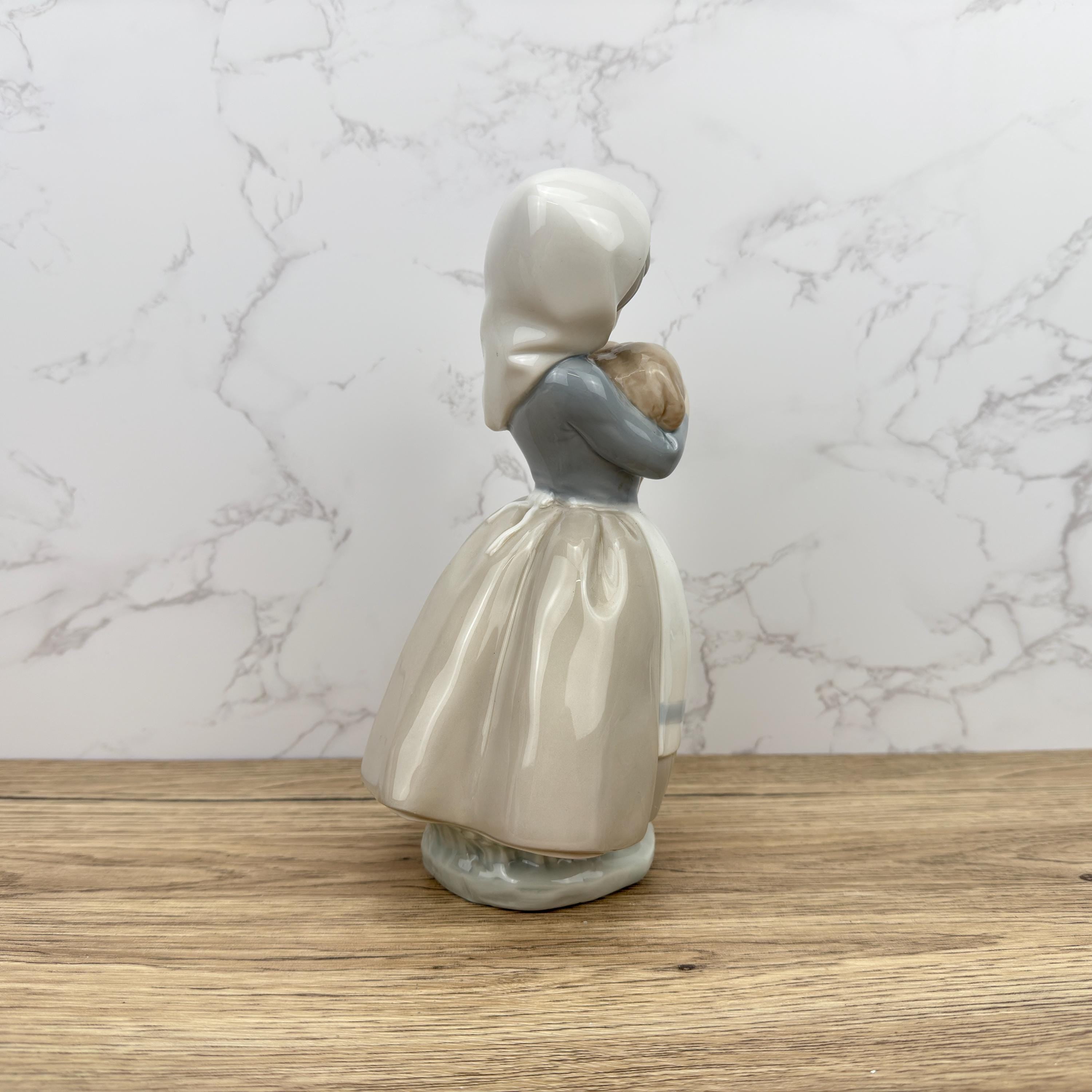 Vintage Nao by Lladro Porcelain Figurine – Girl with Lamb, Made in Spain